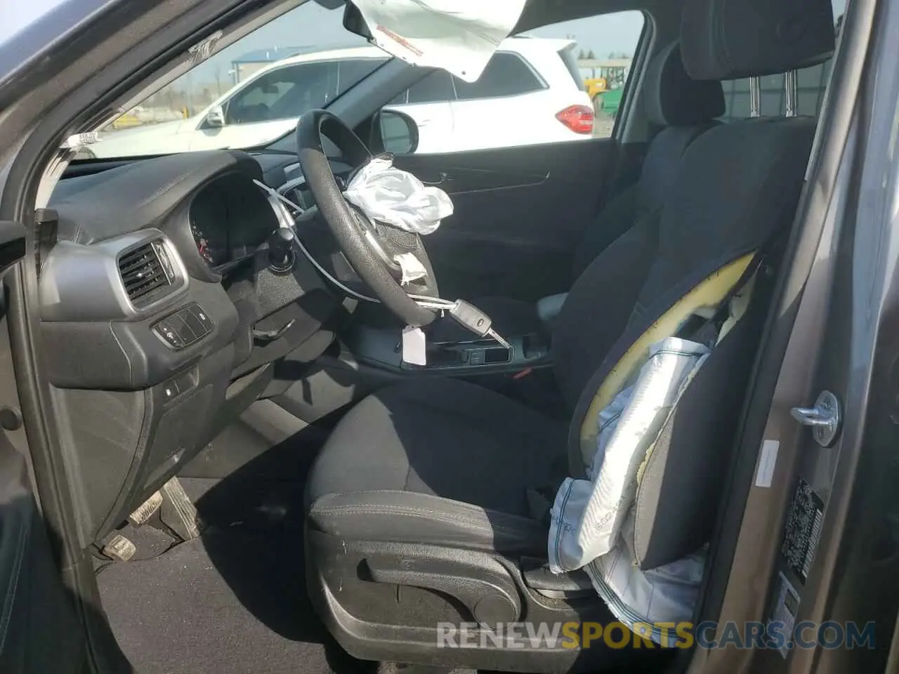 7 fotografías del automóvil dañado 5XYPG4A39KG520477 KIA SORENTO 2019