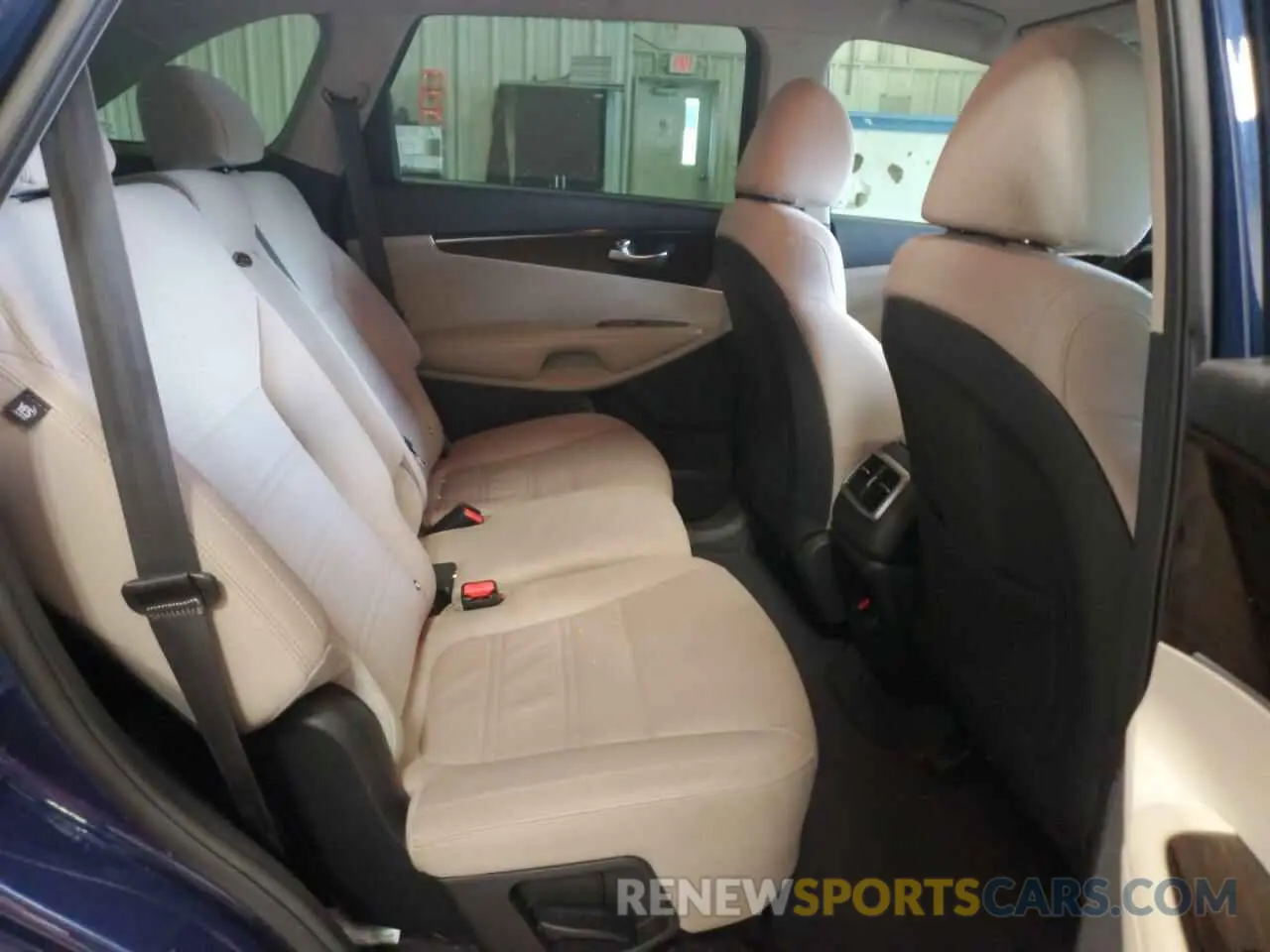 11 fotografías del automóvil dañado 5XYPG4A39KG537179 KIA SORENTO 2019