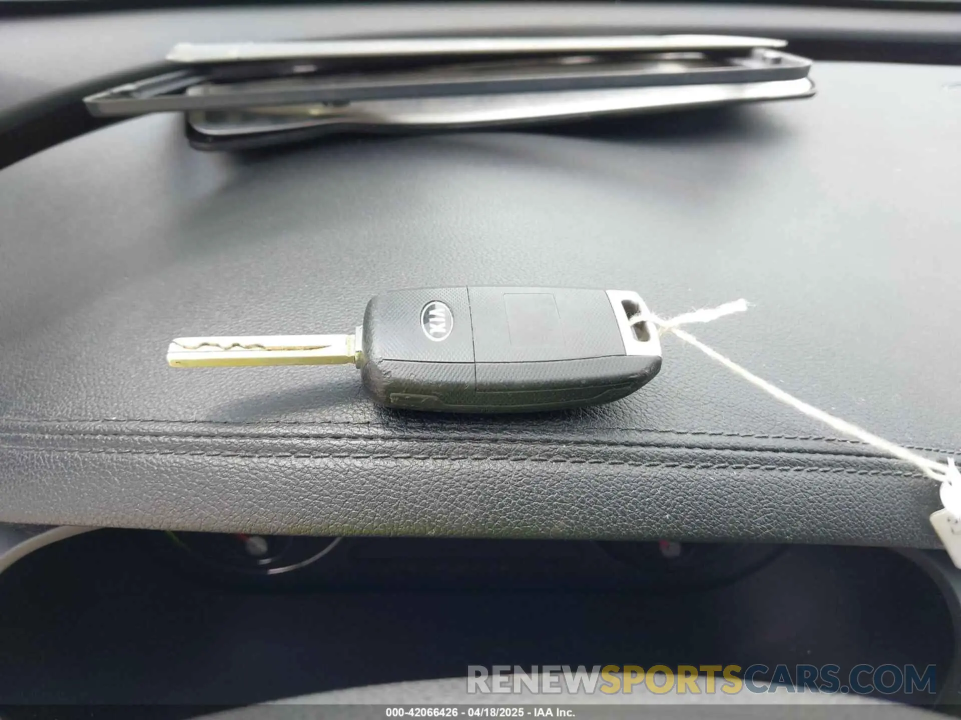 11 fotografías del automóvil dañado 5XYPG4A39KG541829 KIA SORENTO 2019