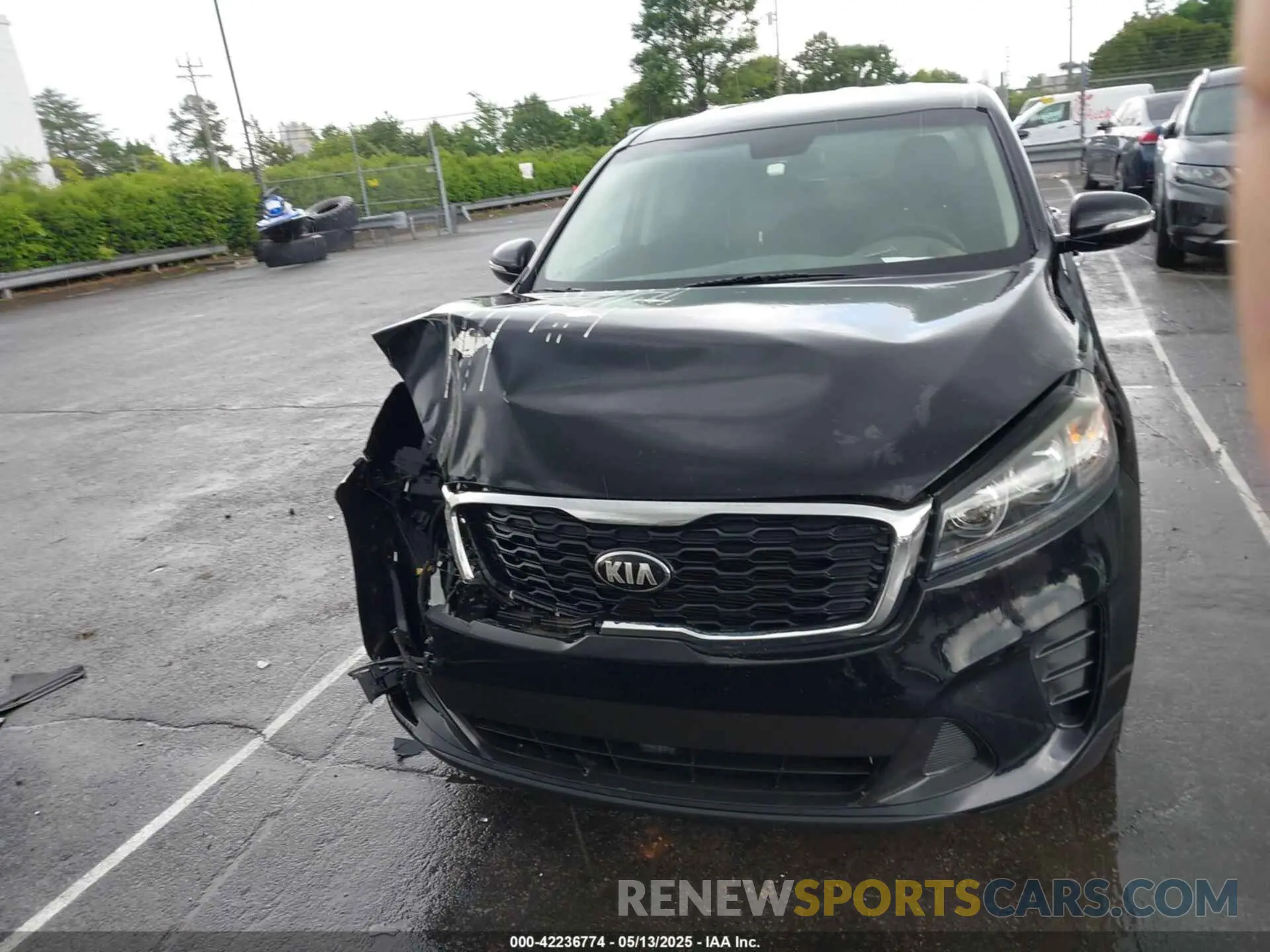 12 fotografías del automóvil dañado 5XYPG4A39KG584941 KIA SORENTO 2019