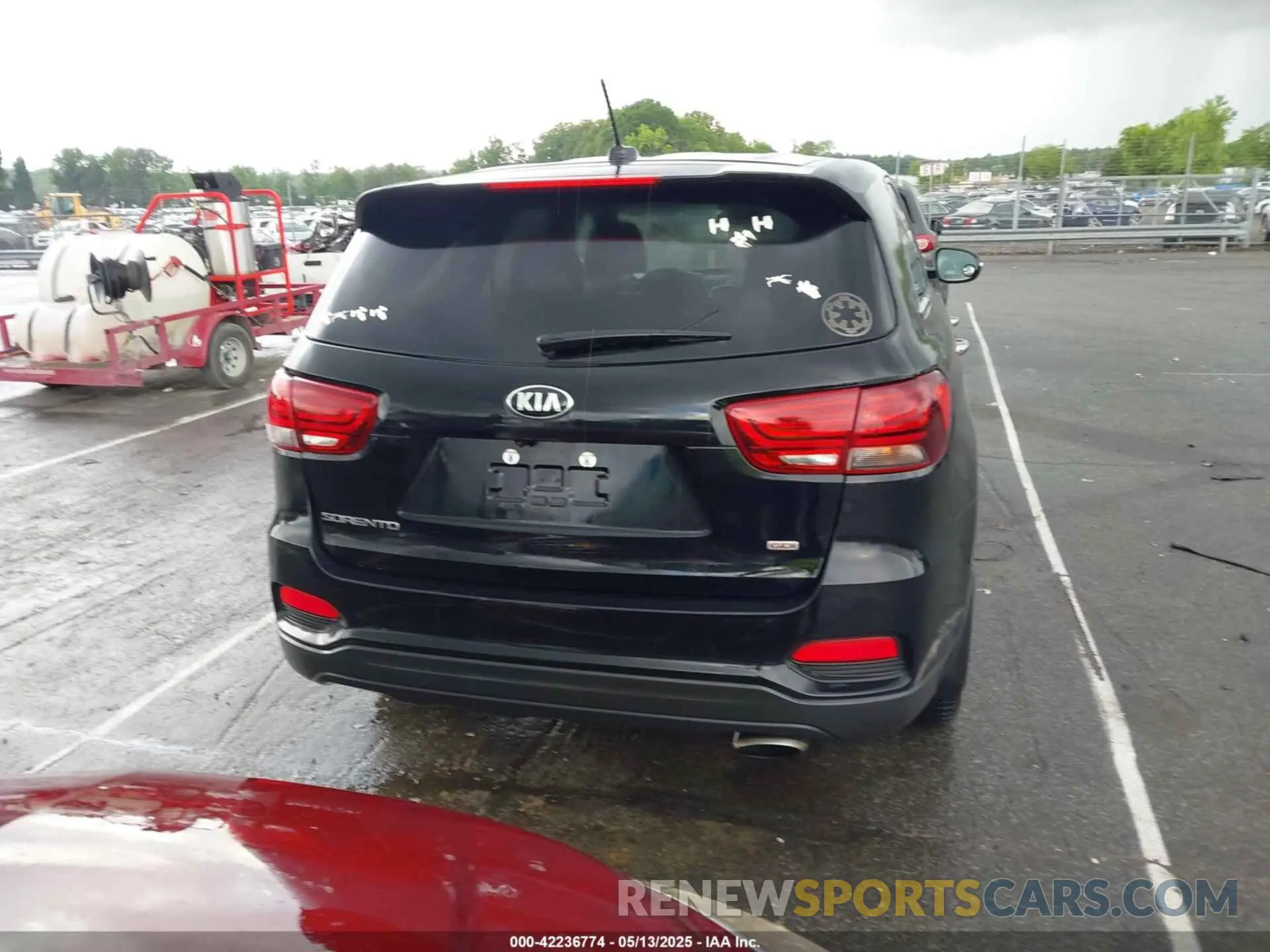 16 fotografías del automóvil dañado 5XYPG4A39KG584941 KIA SORENTO 2019