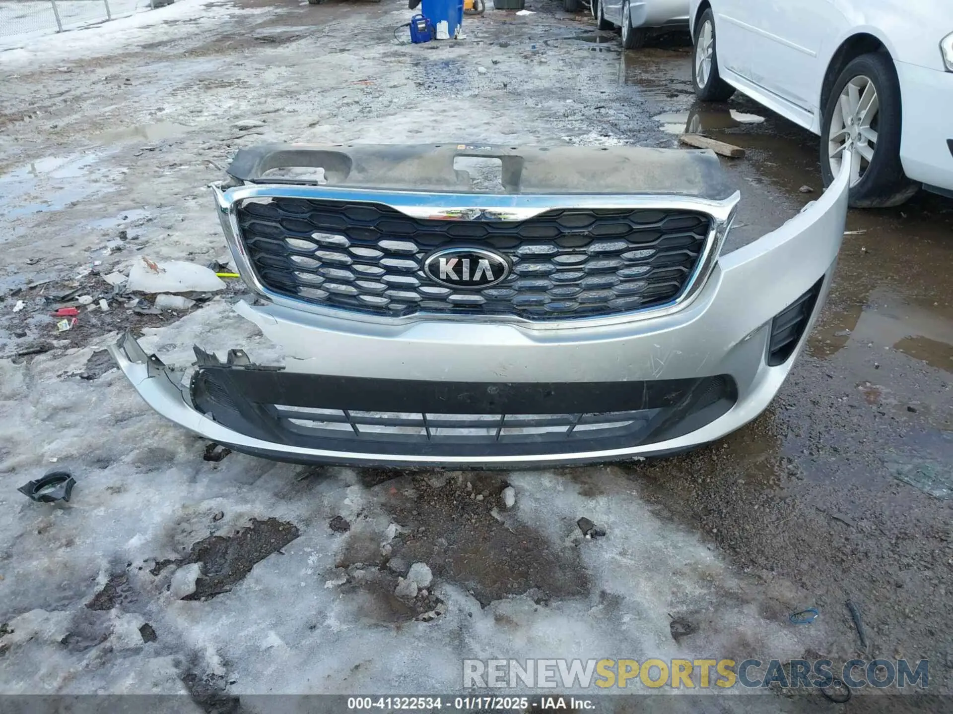 12 fotografías del automóvil dañado 5XYPG4A39KG592649 KIA SORENTO 2019