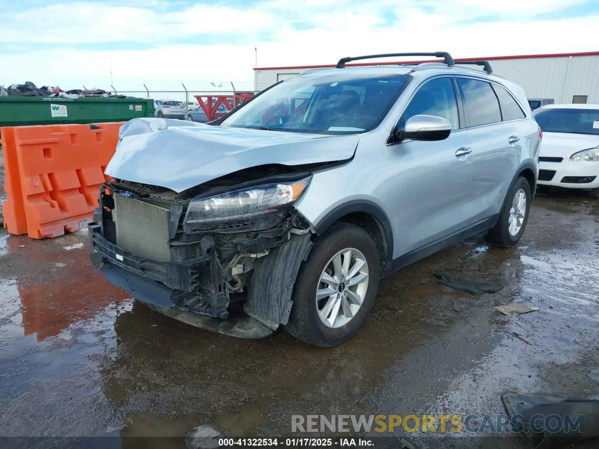 2 fotografías del automóvil dañado 5XYPG4A39KG592649 KIA SORENTO 2019