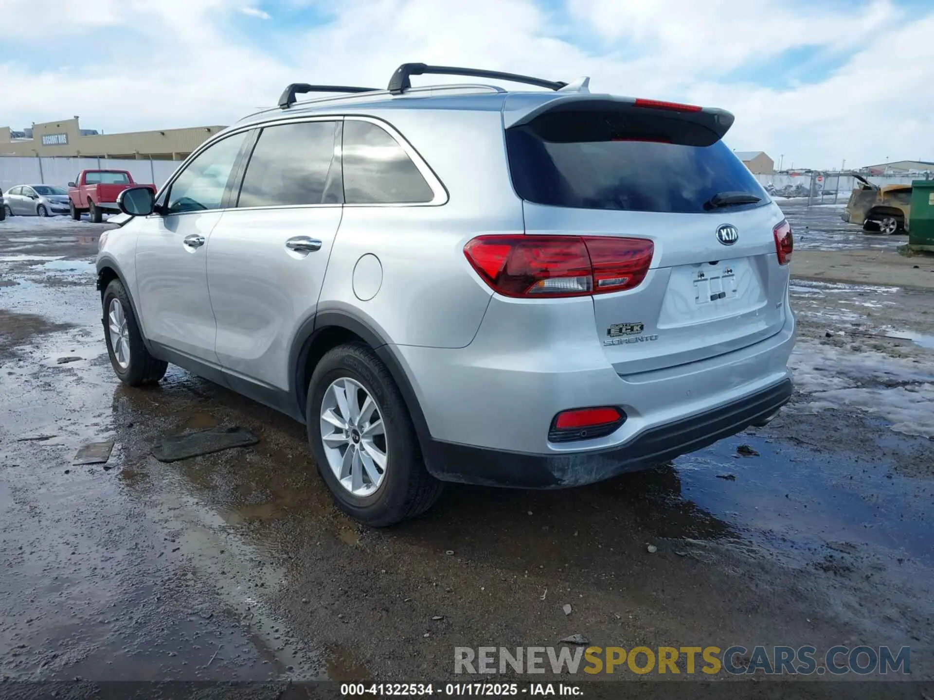 3 fotografías del automóvil dañado 5XYPG4A39KG592649 KIA SORENTO 2019