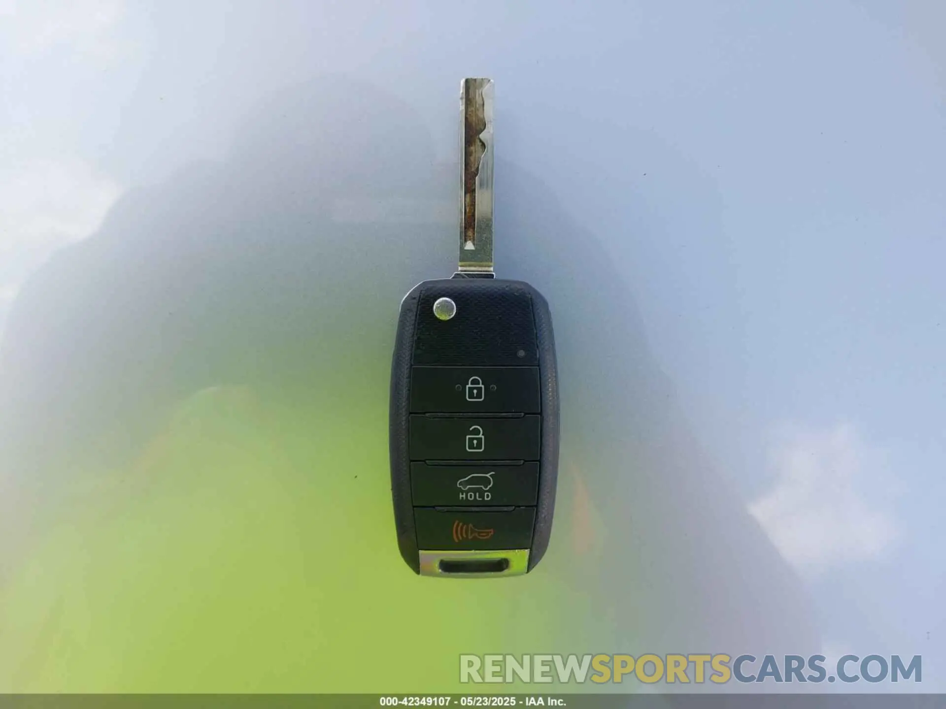 11 fotografías del automóvil dañado 5XYPG4A39KG595941 KIA SORENTO 2019