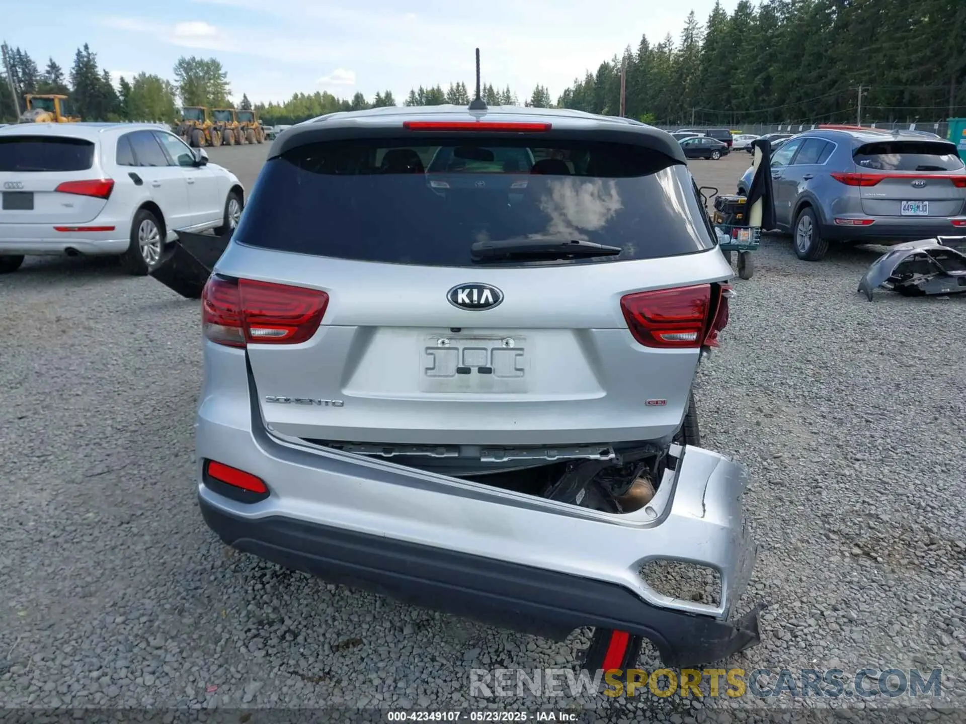 16 fotografías del automóvil dañado 5XYPG4A39KG595941 KIA SORENTO 2019