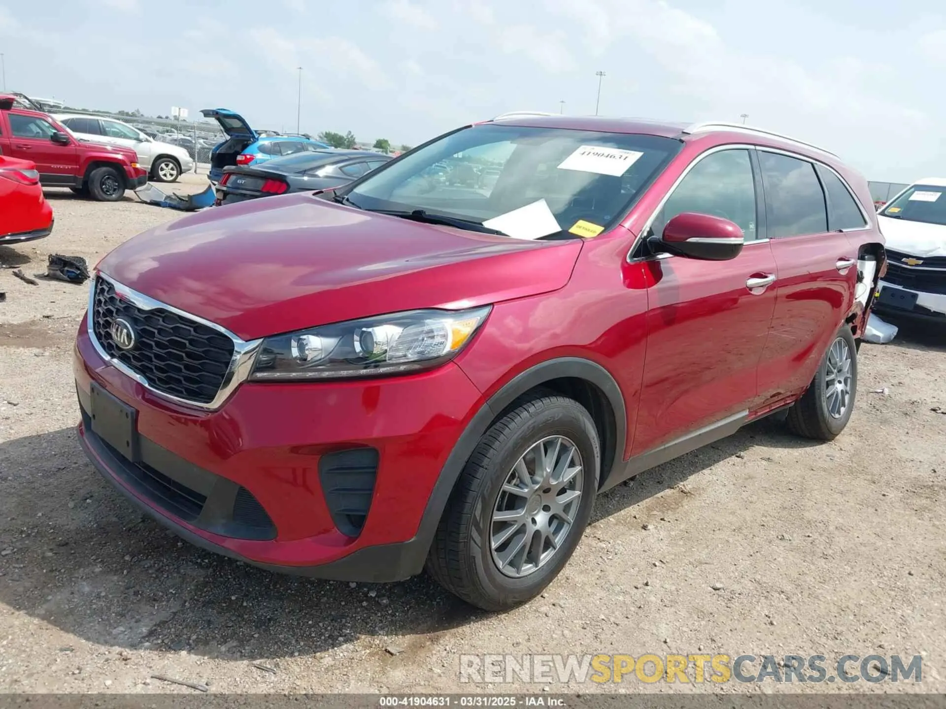 2 fotografías del automóvil dañado 5XYPG4A3XKG527468 KIA SORENTO 2019