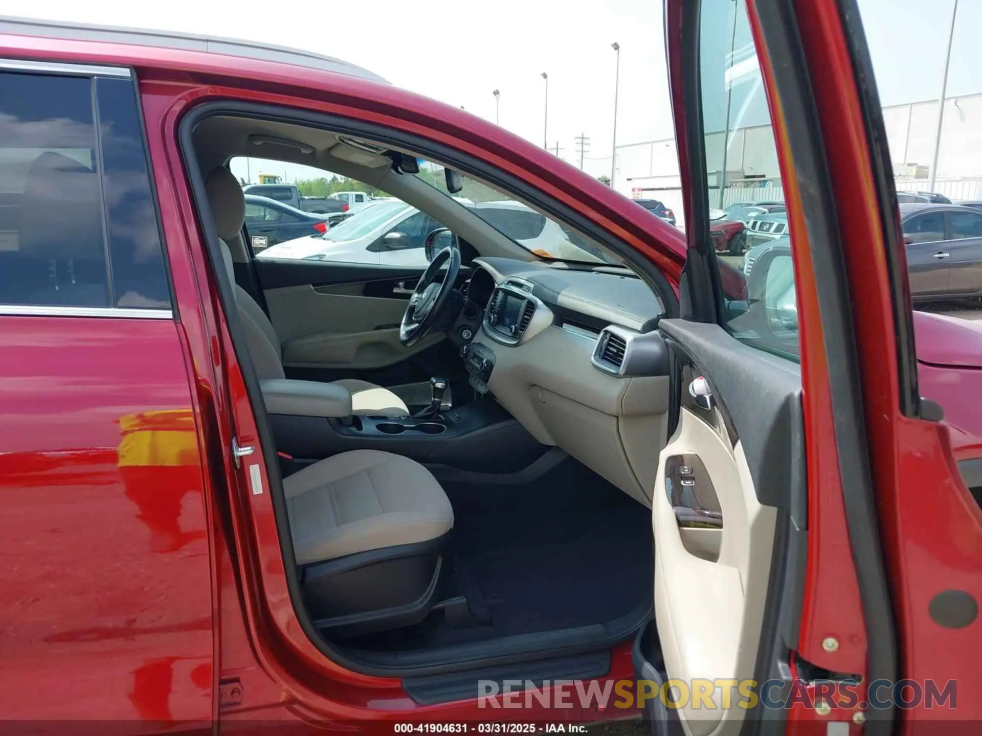 5 fotografías del automóvil dañado 5XYPG4A3XKG527468 KIA SORENTO 2019