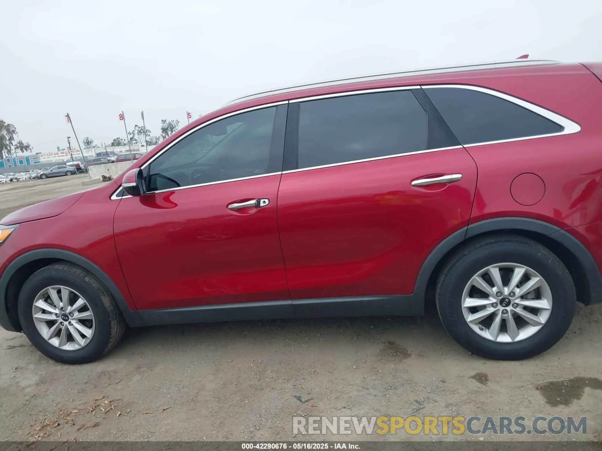 13 fotografías del automóvil dañado 5XYPG4A3XKG530712 KIA SORENTO 2019