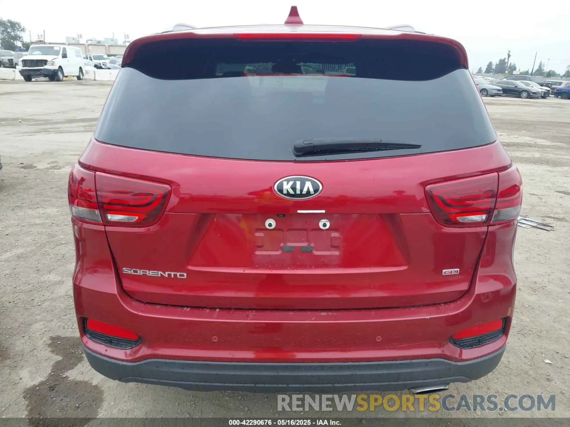15 fotografías del automóvil dañado 5XYPG4A3XKG530712 KIA SORENTO 2019