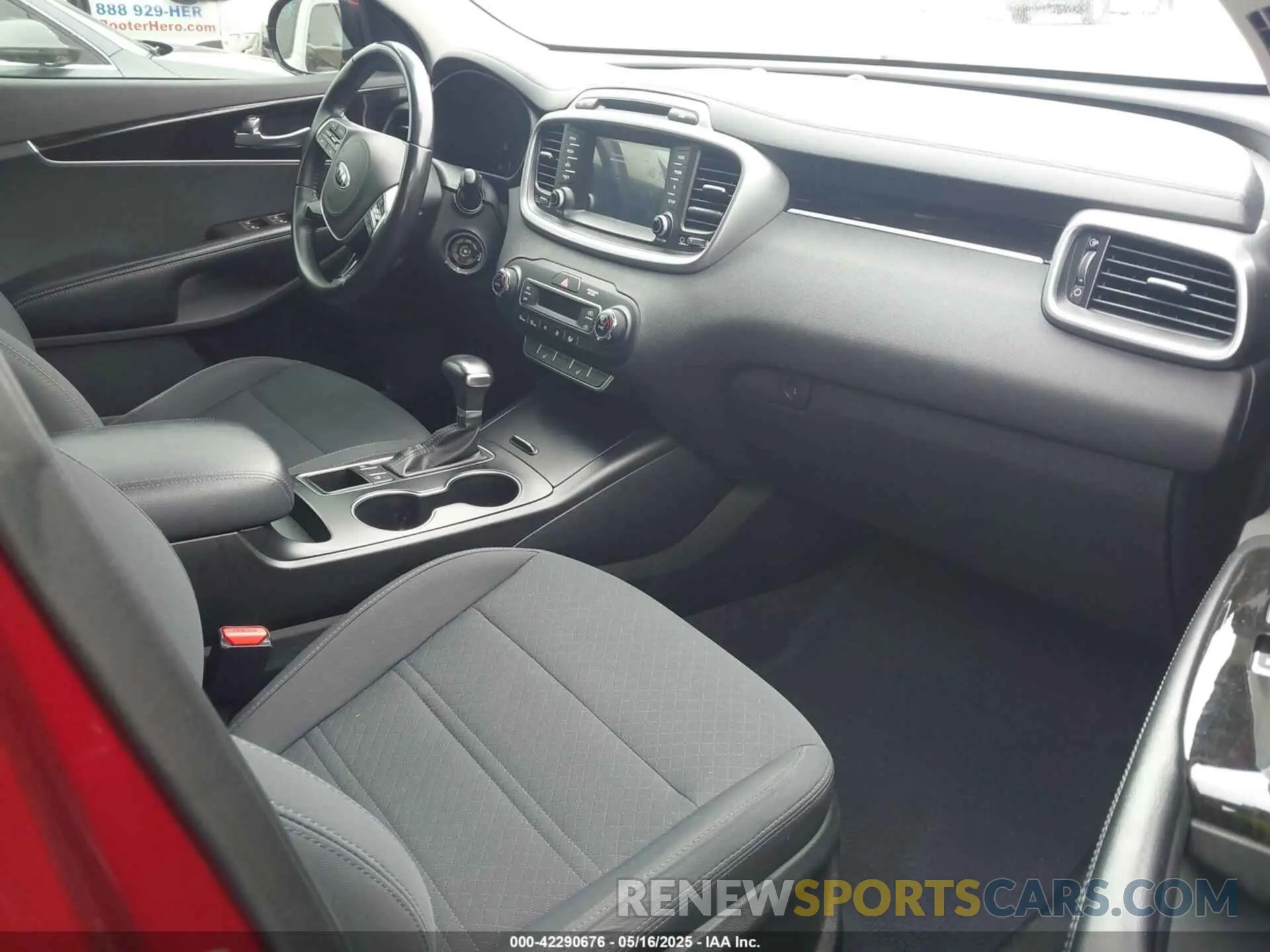 5 fotografías del automóvil dañado 5XYPG4A3XKG530712 KIA SORENTO 2019