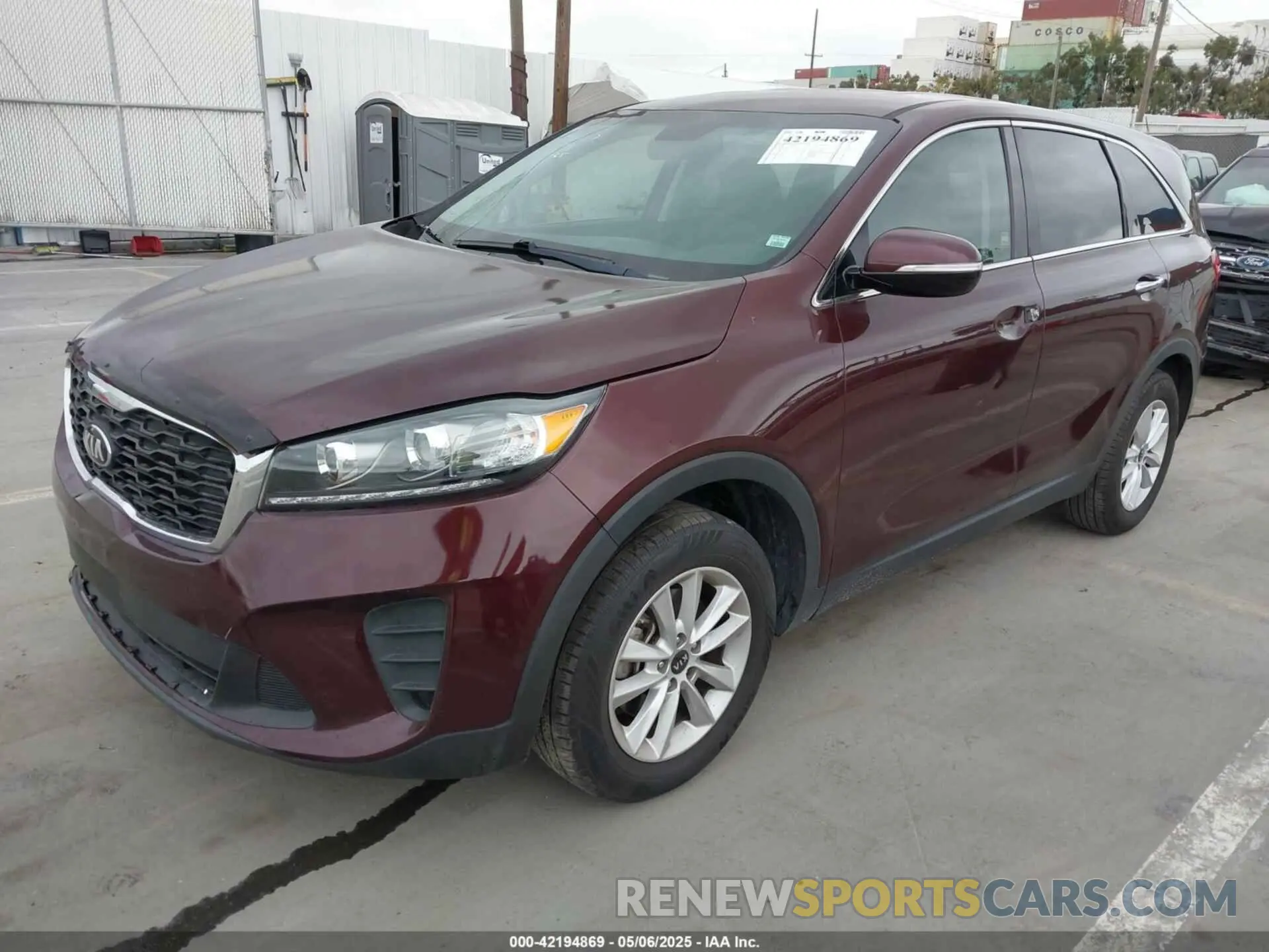 2 fotografías del automóvil dañado 5XYPG4A3XKG535831 KIA SORENTO 2019