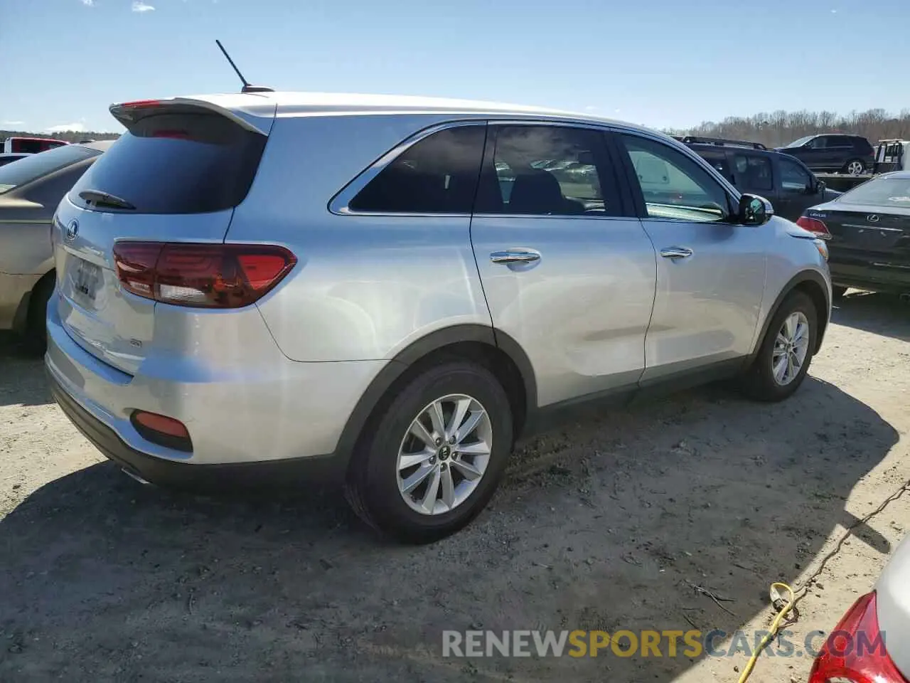 3 fotografías del automóvil dañado 5XYPG4A3XKG573950 KIA SORENTO 2019