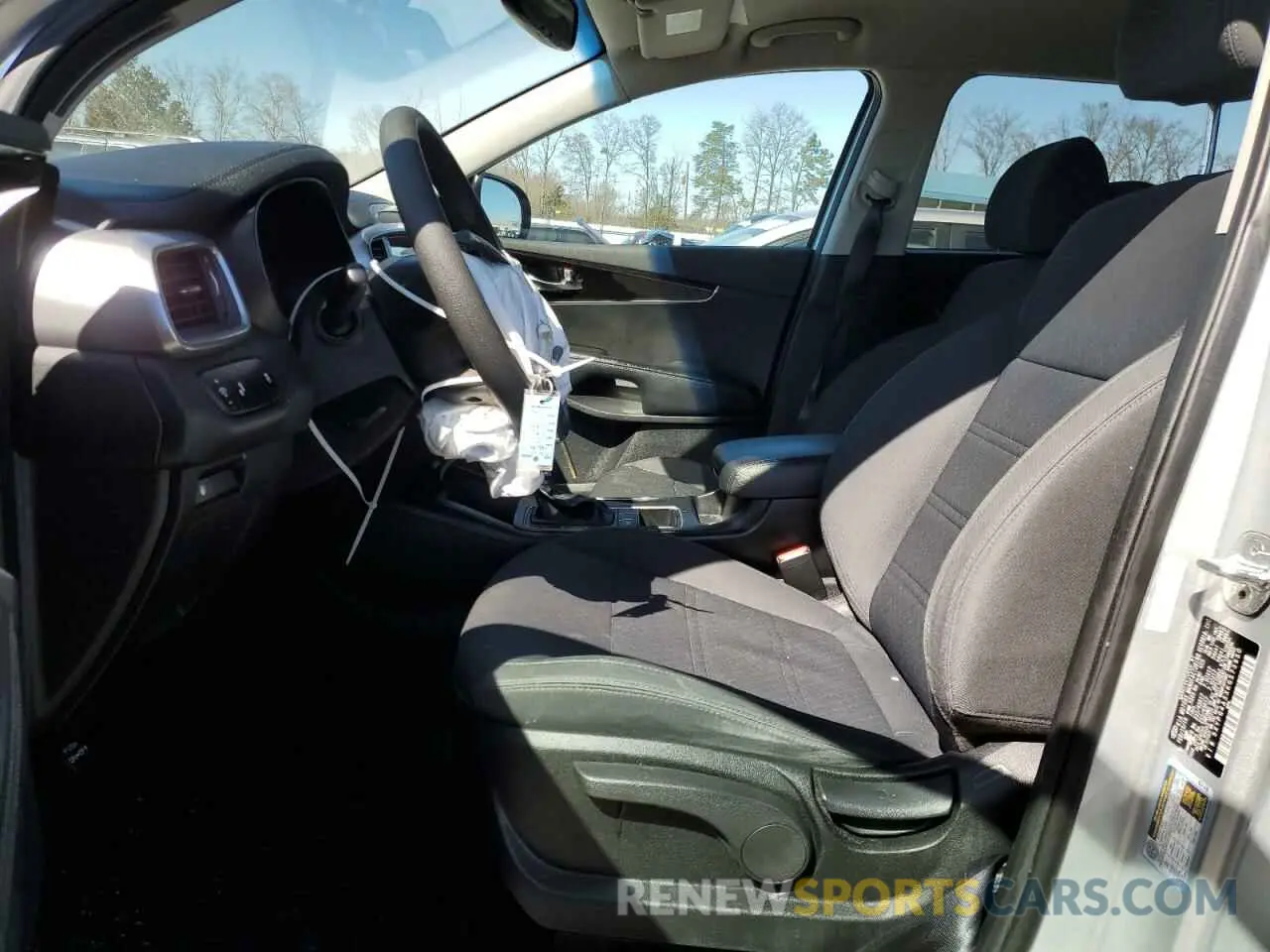 7 fotografías del automóvil dañado 5XYPG4A3XKG573950 KIA SORENTO 2019
