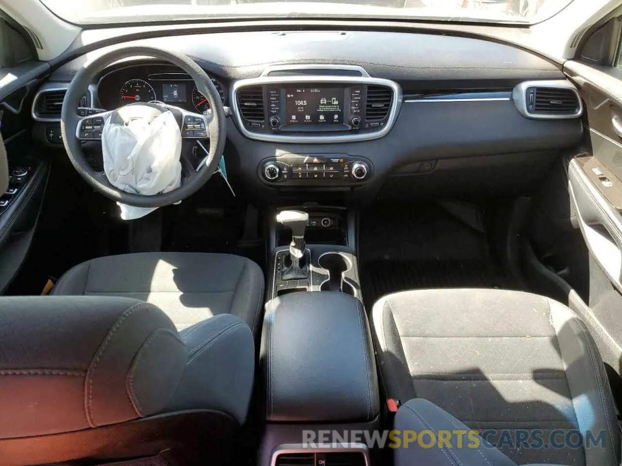8 fotografías del automóvil dañado 5XYPG4A3XKG573950 KIA SORENTO 2019