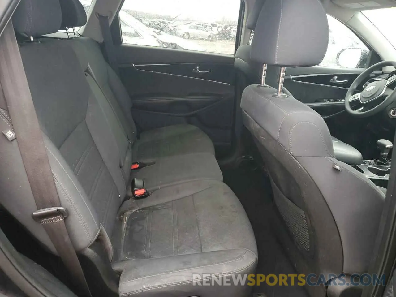 11 fotografías del automóvil dañado 5XYPG4A3XKG592725 KIA SORENTO 2019