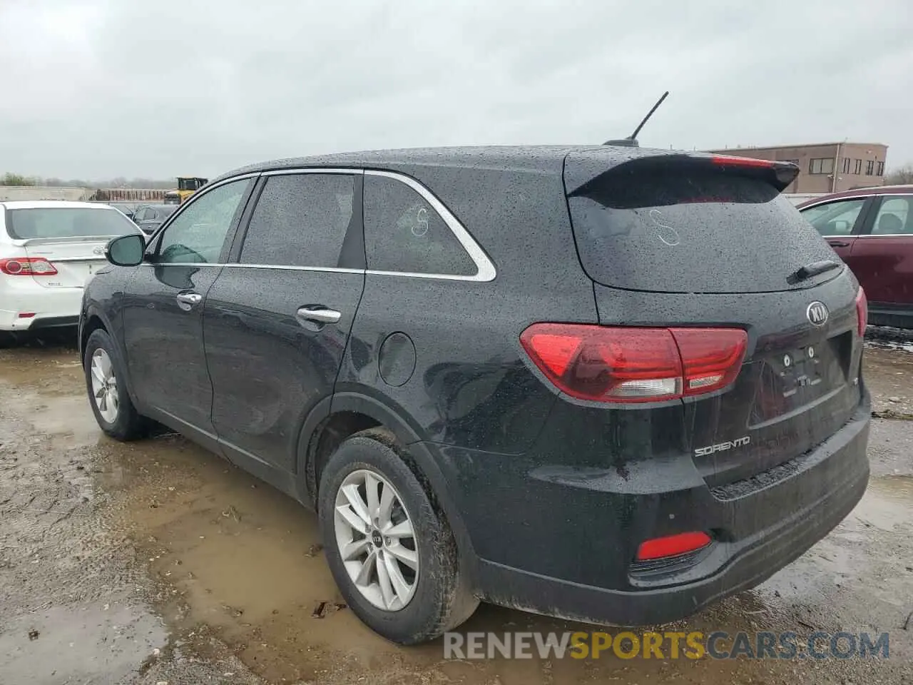2 fotografías del automóvil dañado 5XYPG4A3XKG592725 KIA SORENTO 2019
