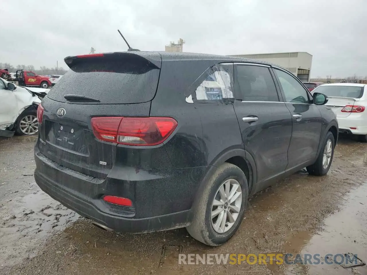 3 fotografías del automóvil dañado 5XYPG4A3XKG592725 KIA SORENTO 2019