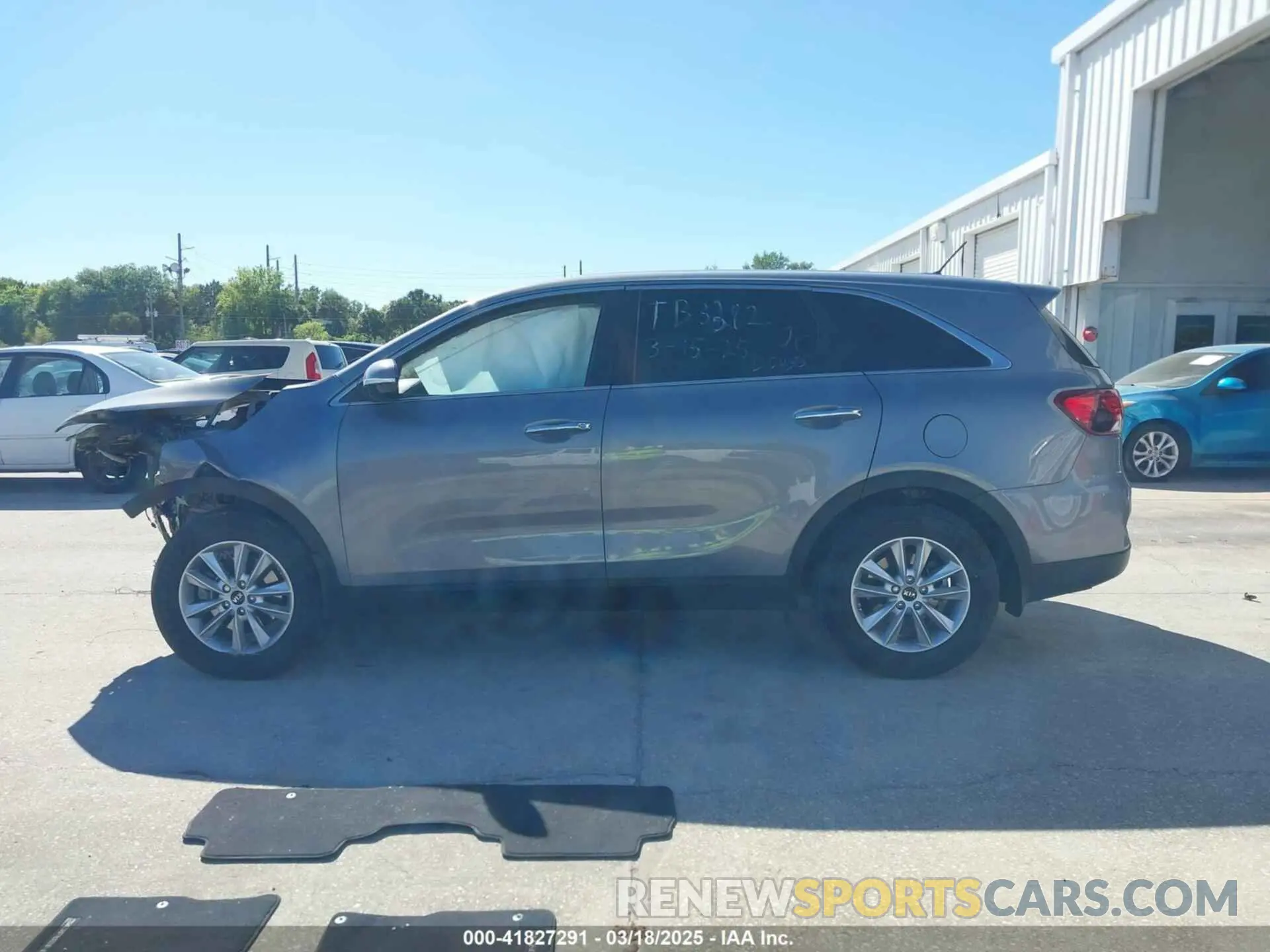 15 fotografías del automóvil dañado 5XYPG4A3XKG605229 KIA SORENTO 2019