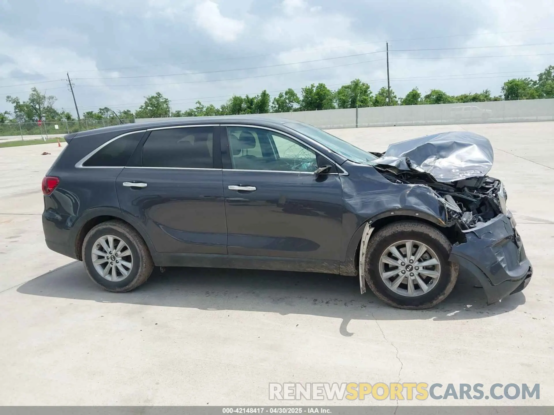 13 fotografías del automóvil dañado 5XYPG4A51KG441192 KIA SORENTO 2019