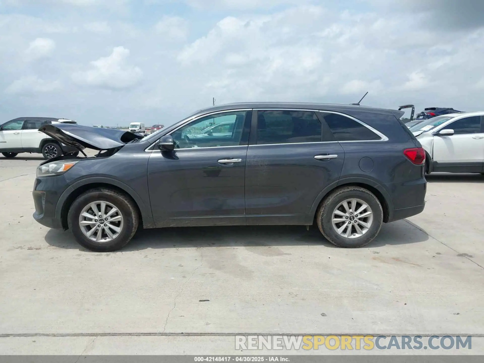 14 fotografías del automóvil dañado 5XYPG4A51KG441192 KIA SORENTO 2019