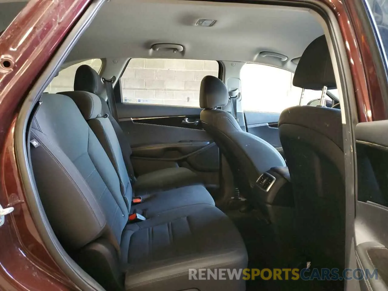 11 fotografías del automóvil dañado 5XYPG4A51KG600289 KIA SORENTO 2019