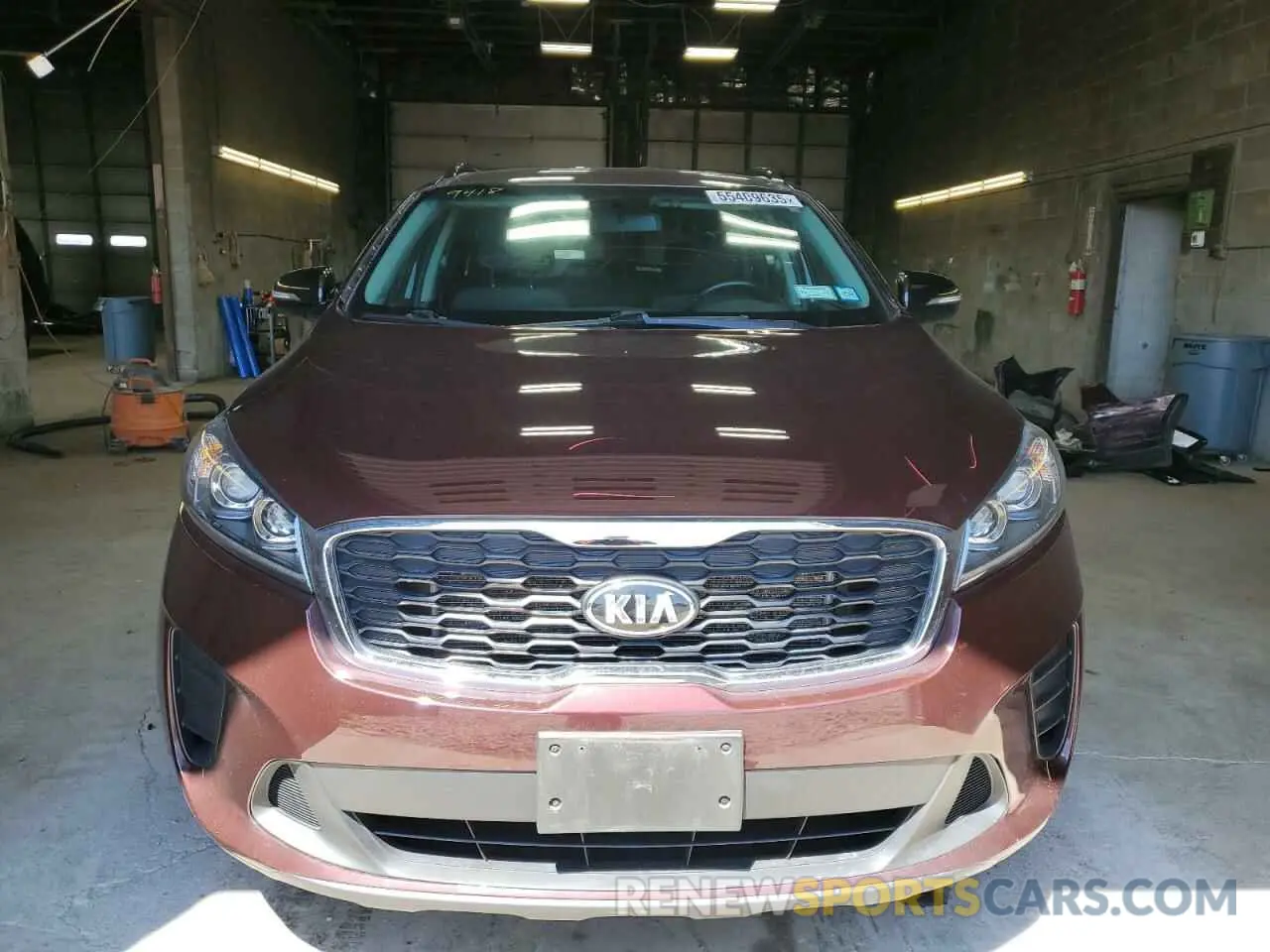 5 fotografías del automóvil dañado 5XYPG4A51KG600289 KIA SORENTO 2019