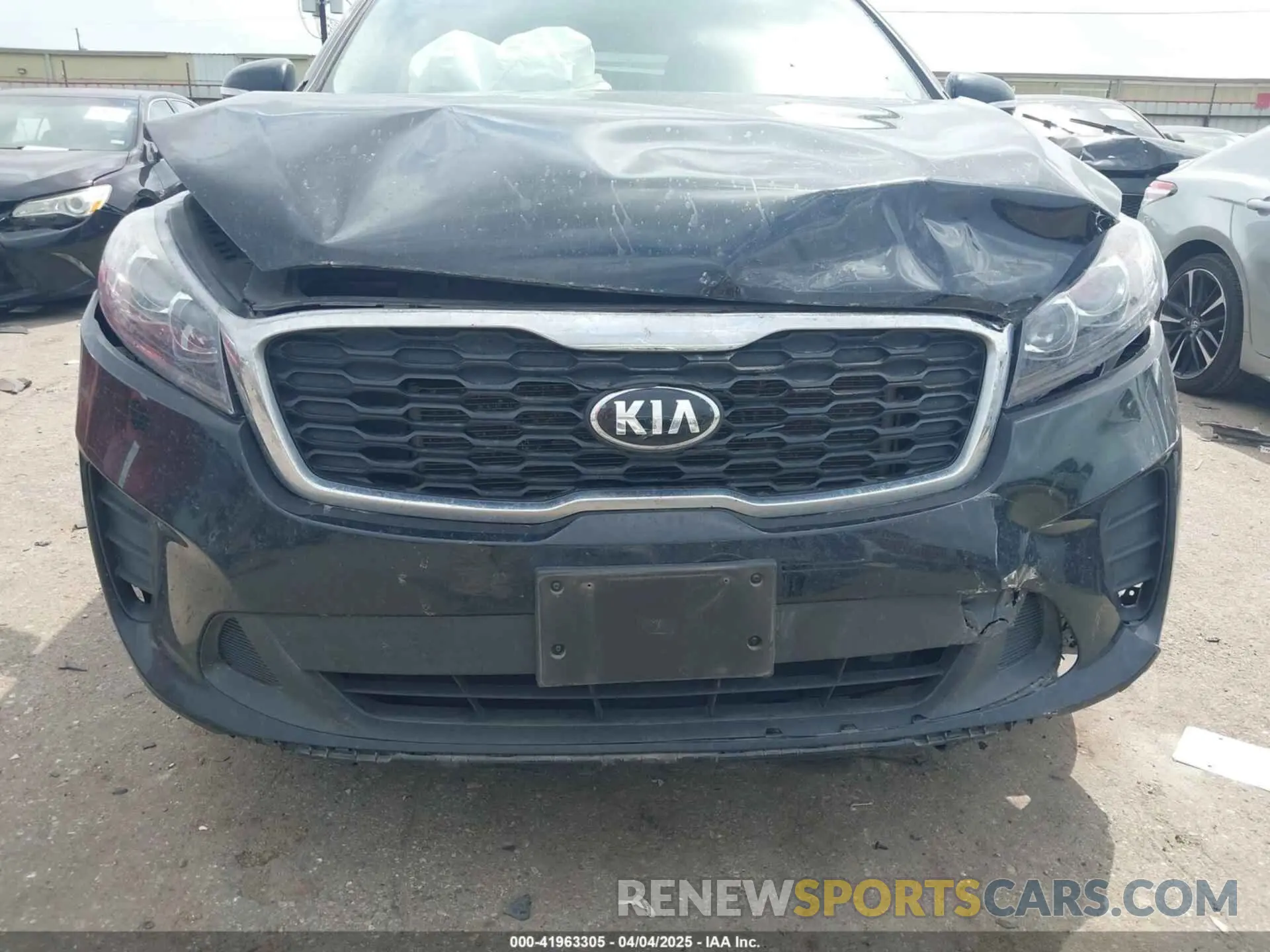 12 fotografías del automóvil dañado 5XYPG4A51KG609865 KIA SORENTO 2019