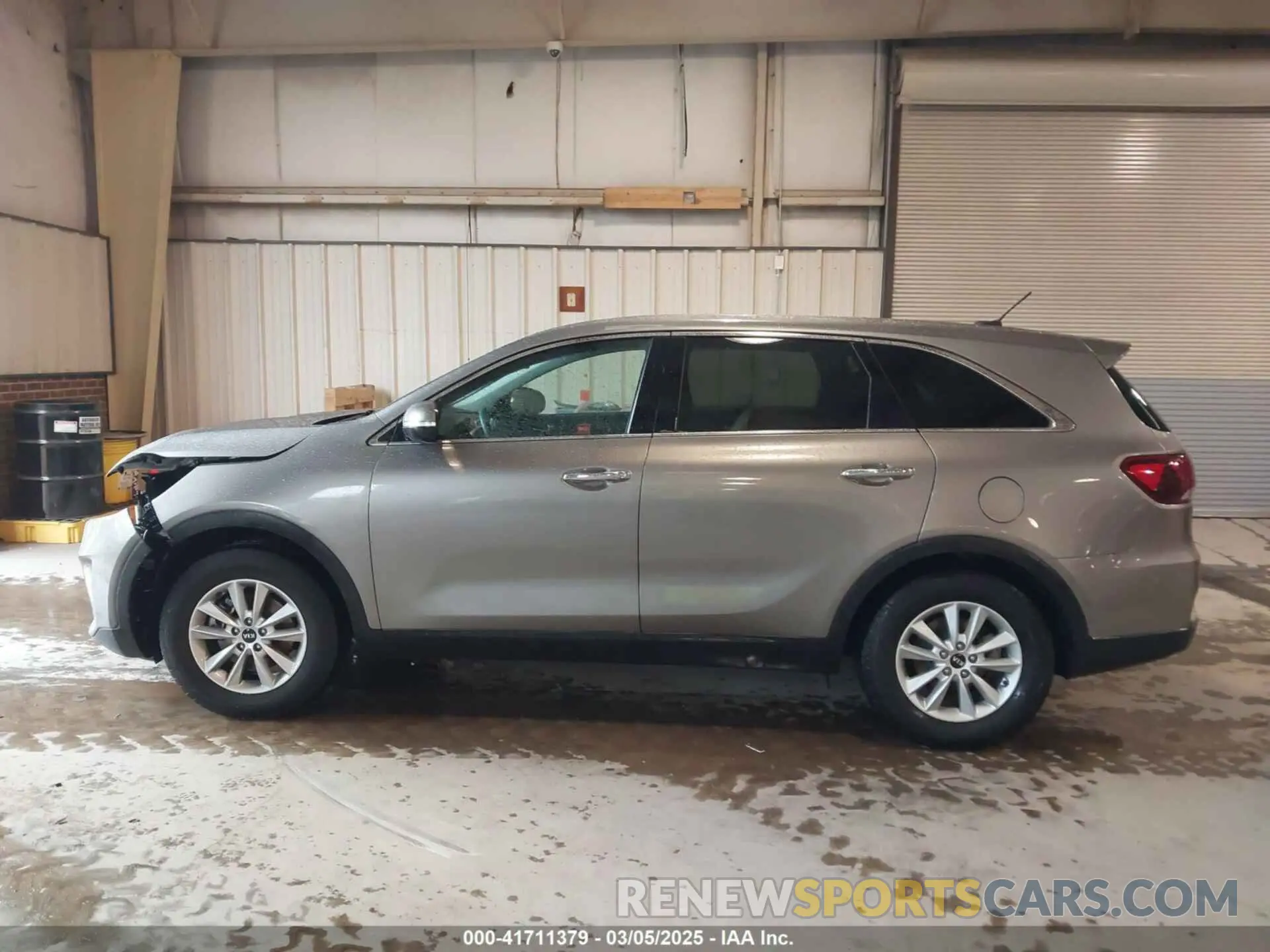 14 fotografías del automóvil dañado 5XYPG4A52KG485699 KIA SORENTO 2019