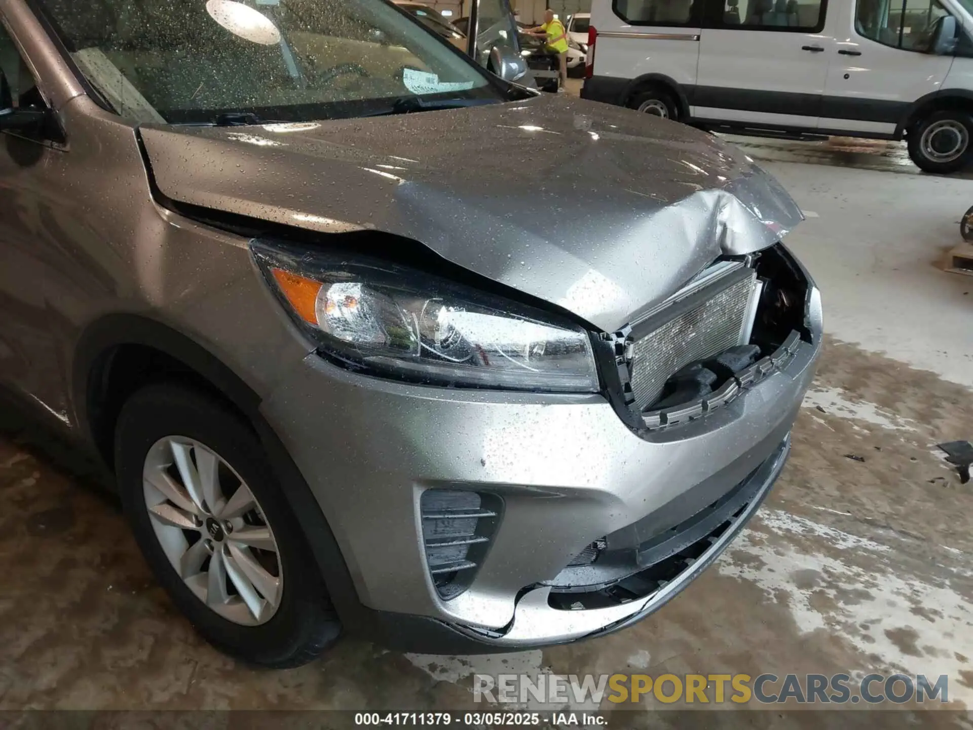 17 fotografías del automóvil dañado 5XYPG4A52KG485699 KIA SORENTO 2019