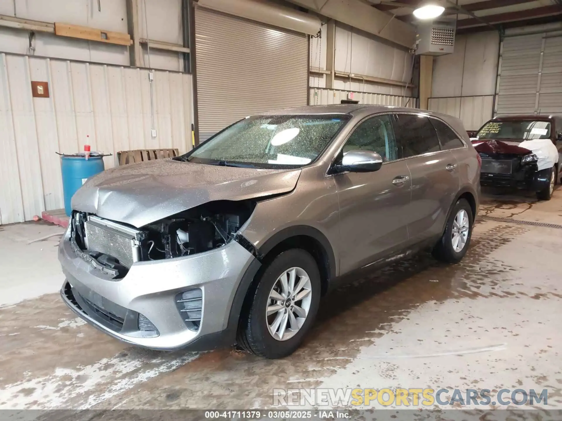 2 fotografías del automóvil dañado 5XYPG4A52KG485699 KIA SORENTO 2019