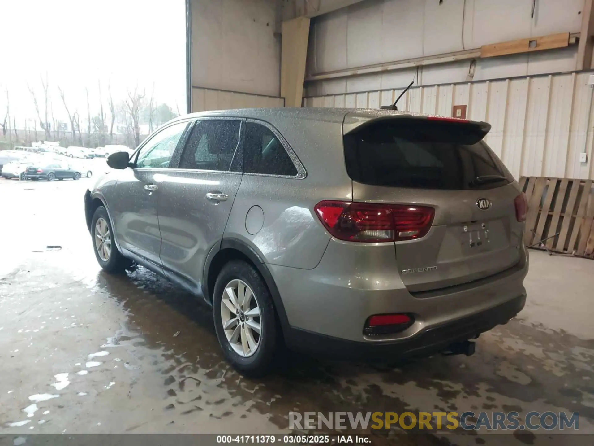 3 fotografías del automóvil dañado 5XYPG4A52KG485699 KIA SORENTO 2019