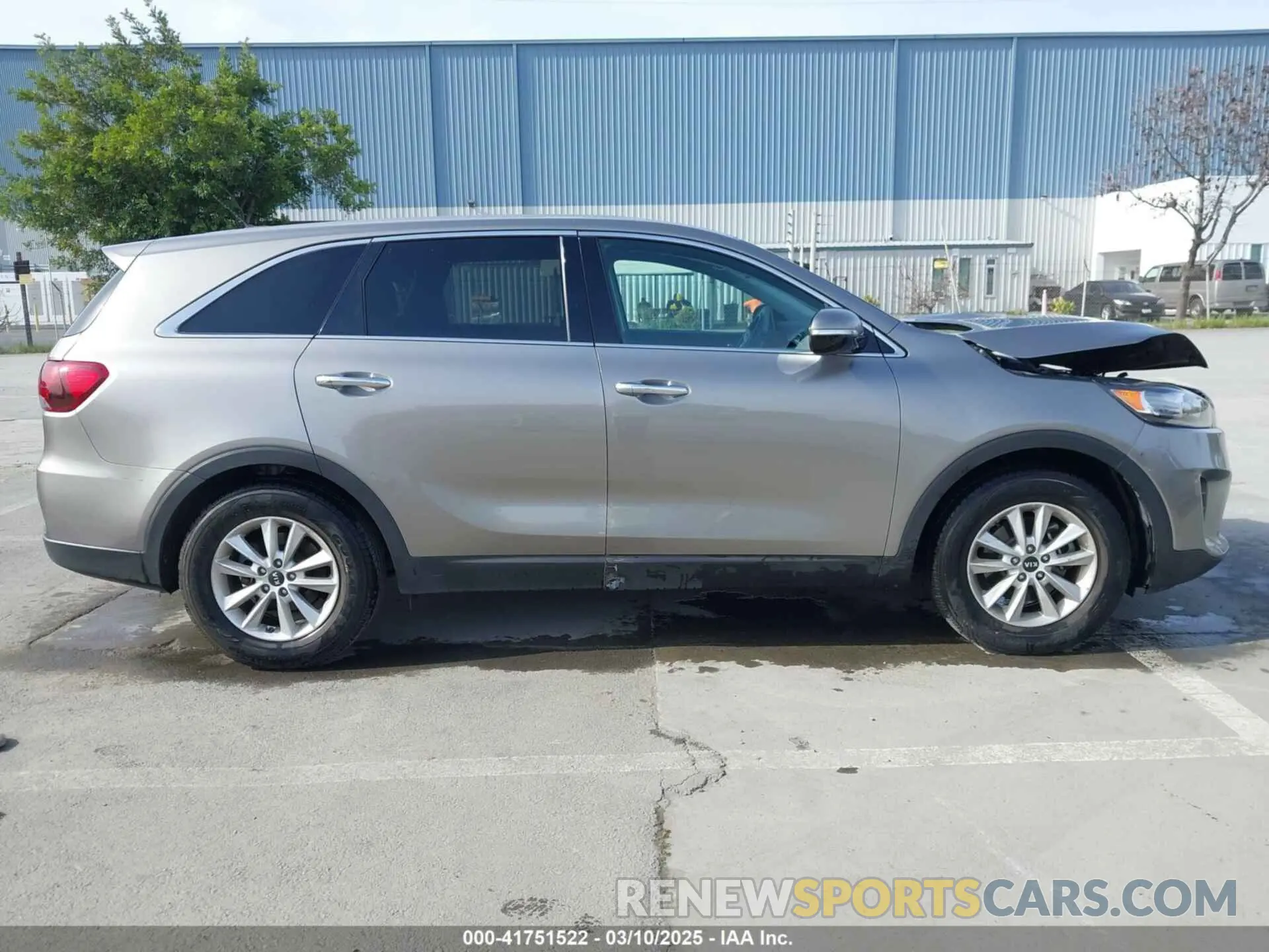 14 fotografías del automóvil dañado 5XYPG4A54KG476373 KIA SORENTO 2019