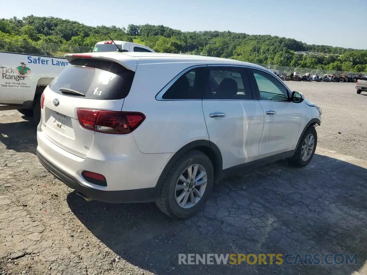 3 fotografías del automóvil dañado 5XYPG4A55KG440319 KIA SORENTO 2019