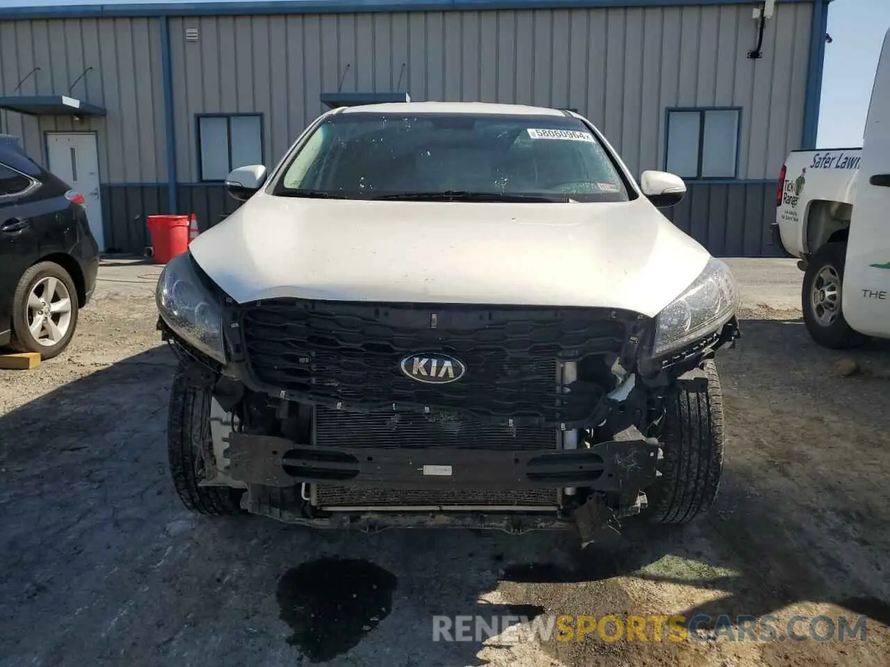5 fotografías del automóvil dañado 5XYPG4A55KG440319 KIA SORENTO 2019