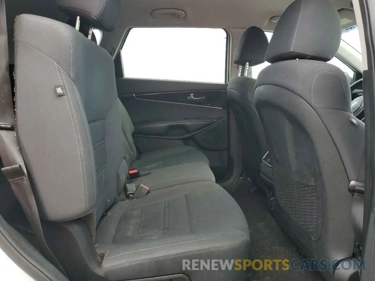 11 fotografías del automóvil dañado 5XYPG4A55KG492730 KIA SORENTO 2019