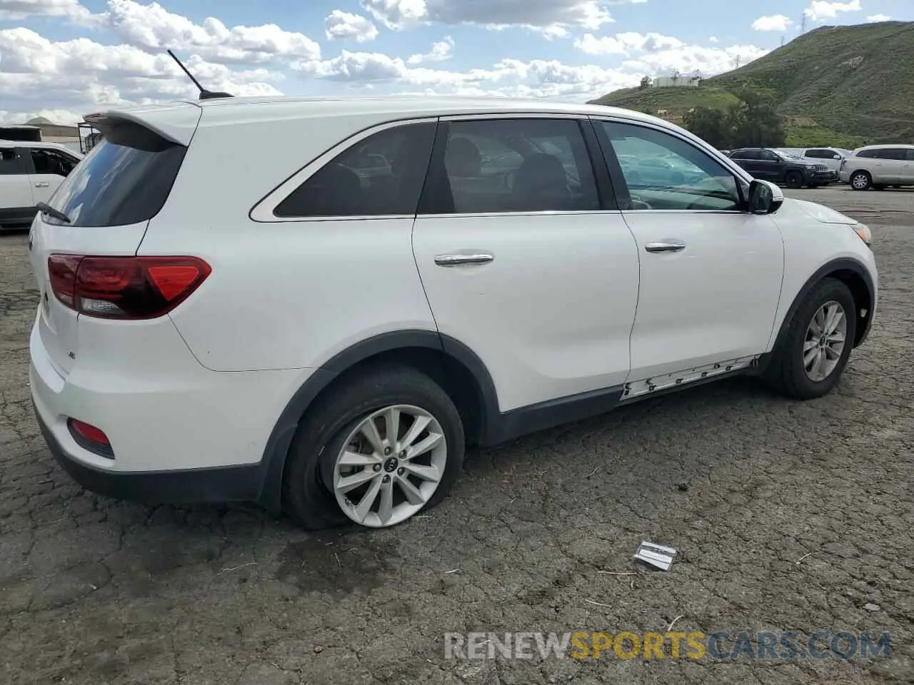 3 fotografías del automóvil dañado 5XYPG4A55KG492730 KIA SORENTO 2019