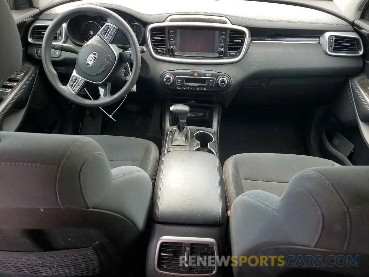 8 fotografías del automóvil dañado 5XYPG4A55KG492730 KIA SORENTO 2019