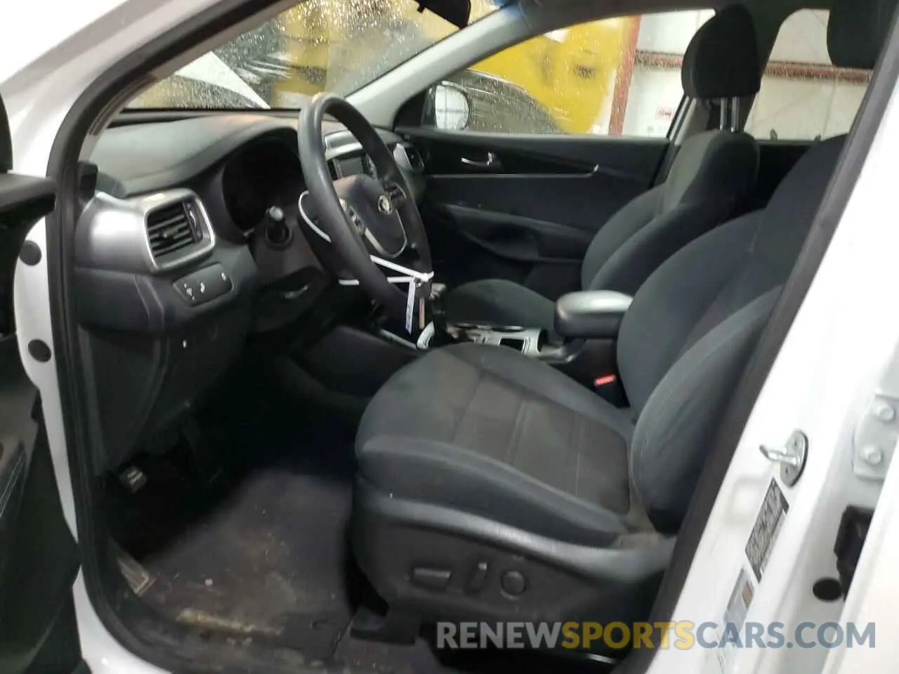 7 fotografías del automóvil dañado 5XYPG4A56KG558427 KIA SORENTO 2019
