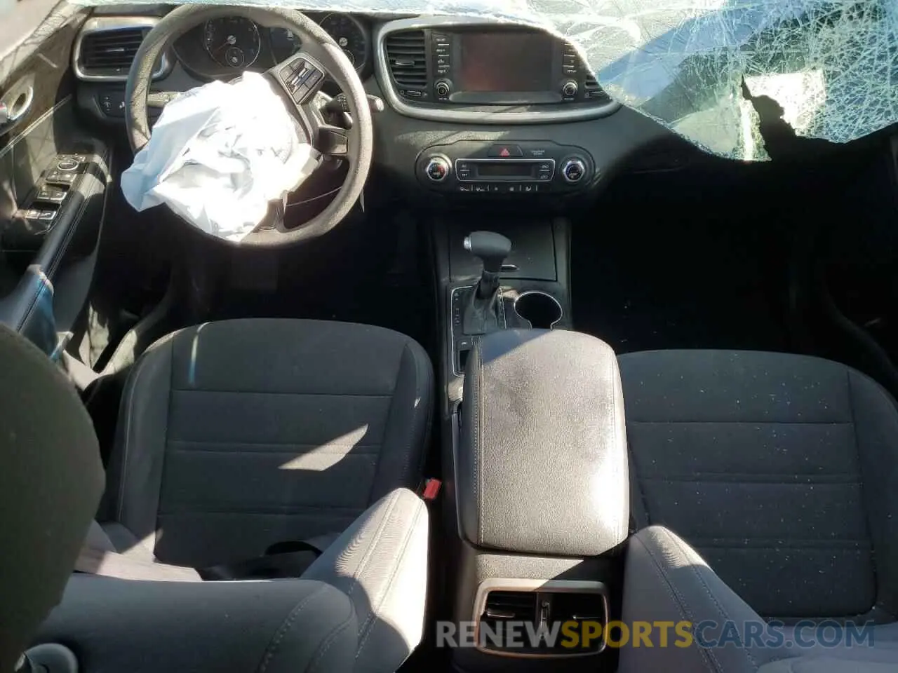 8 fotografías del automóvil dañado 5XYPG4A56KG571713 KIA SORENTO 2019