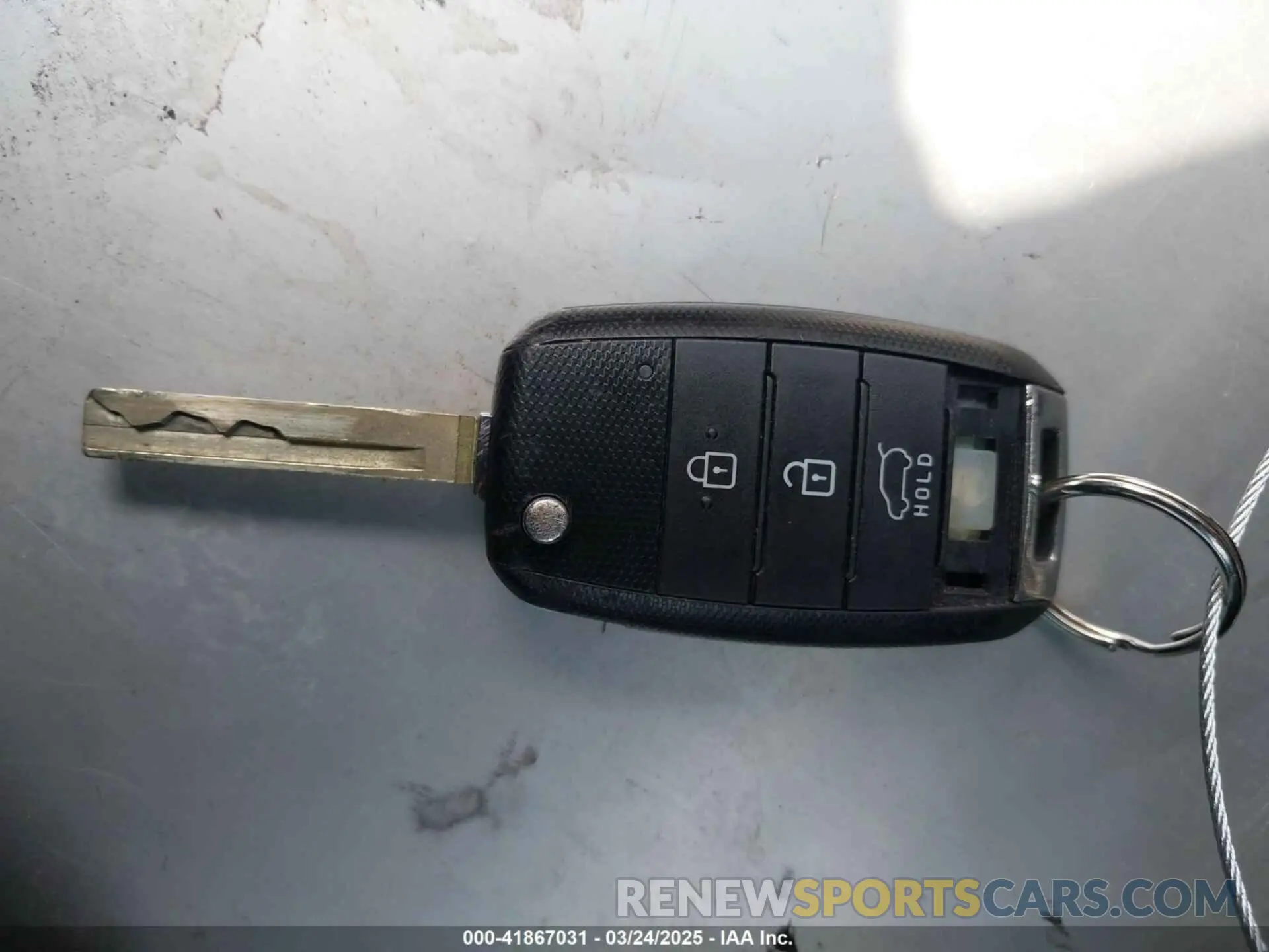 11 fotografías del automóvil dañado 5XYPG4A57KG490476 KIA SORENTO 2019