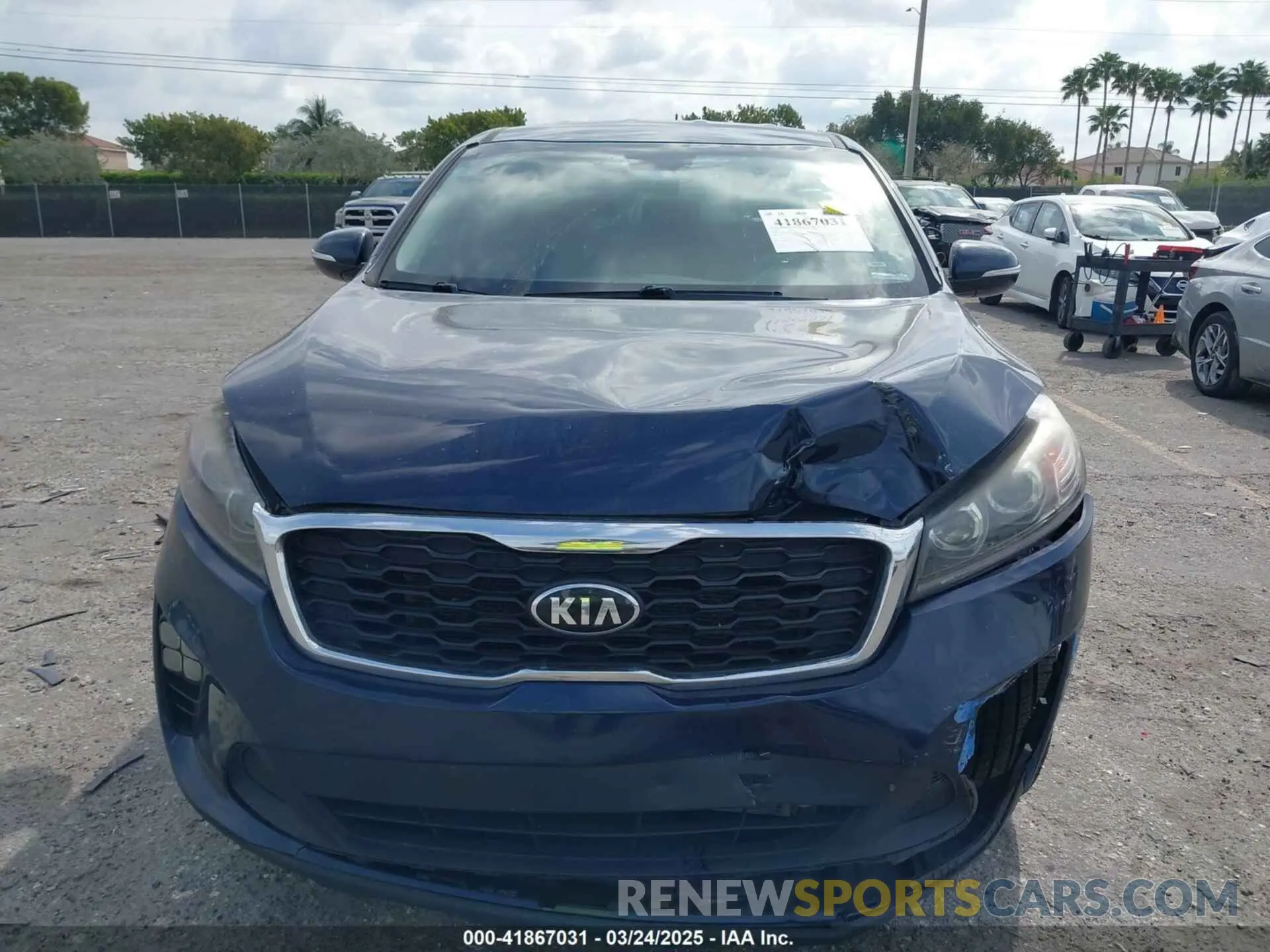 12 fotografías del automóvil dañado 5XYPG4A57KG490476 KIA SORENTO 2019
