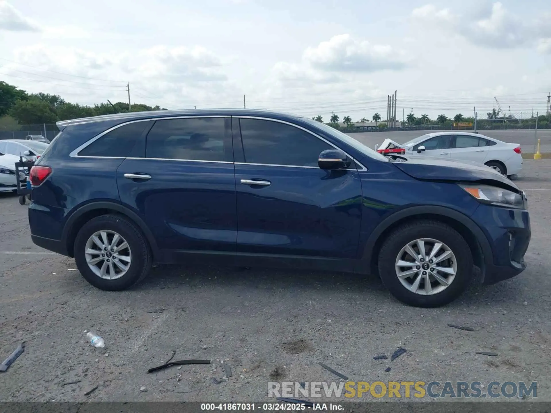 13 fotografías del automóvil dañado 5XYPG4A57KG490476 KIA SORENTO 2019
