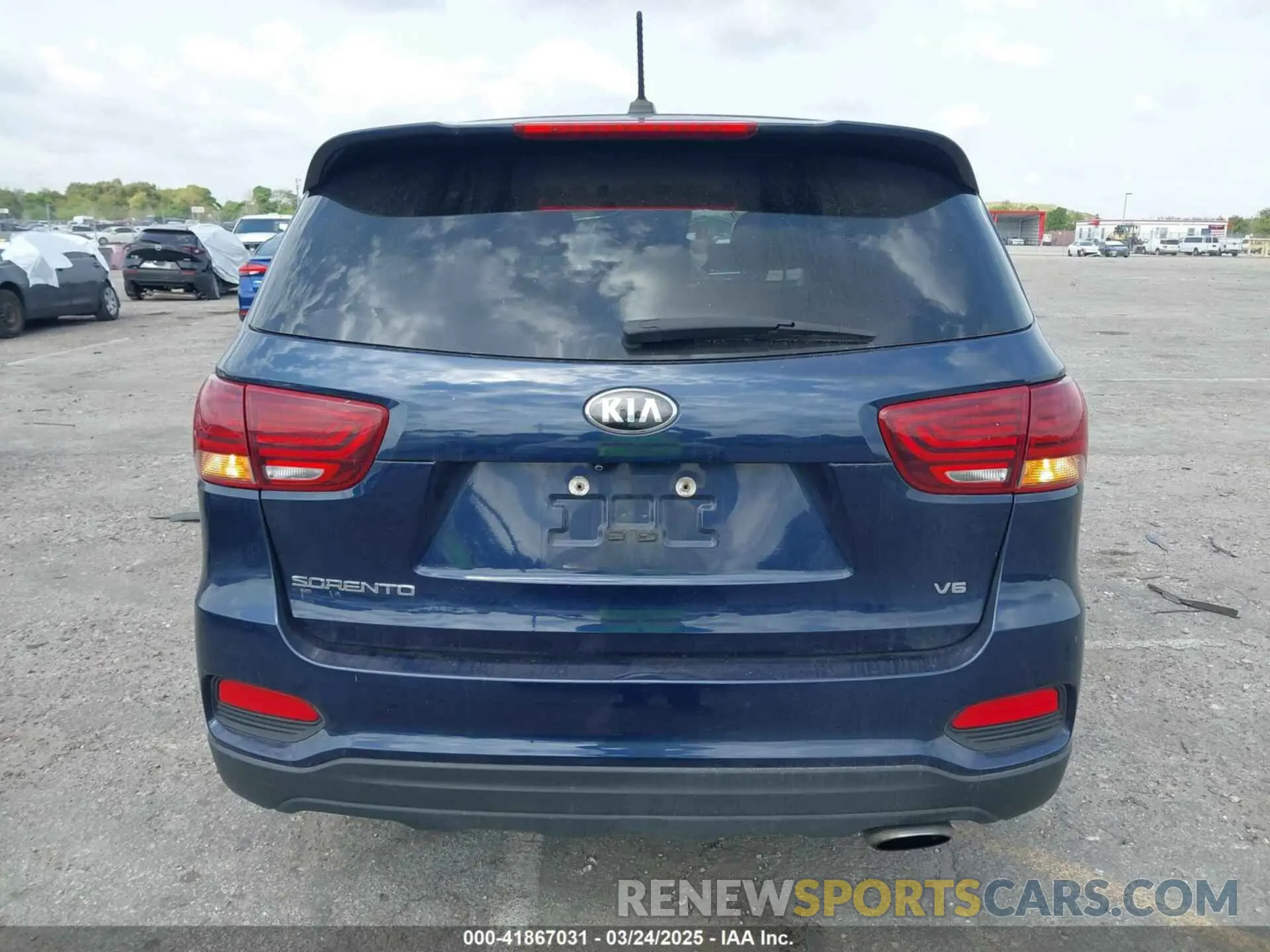 16 fotografías del automóvil dañado 5XYPG4A57KG490476 KIA SORENTO 2019