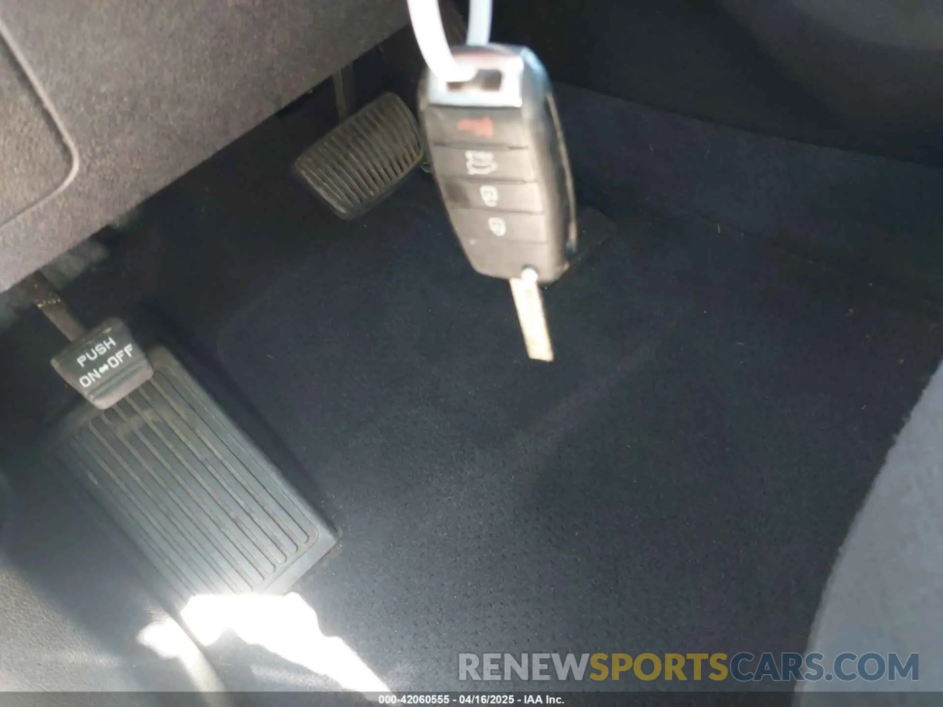 11 fotografías del automóvil dañado 5XYPG4A57KG494222 KIA SORENTO 2019