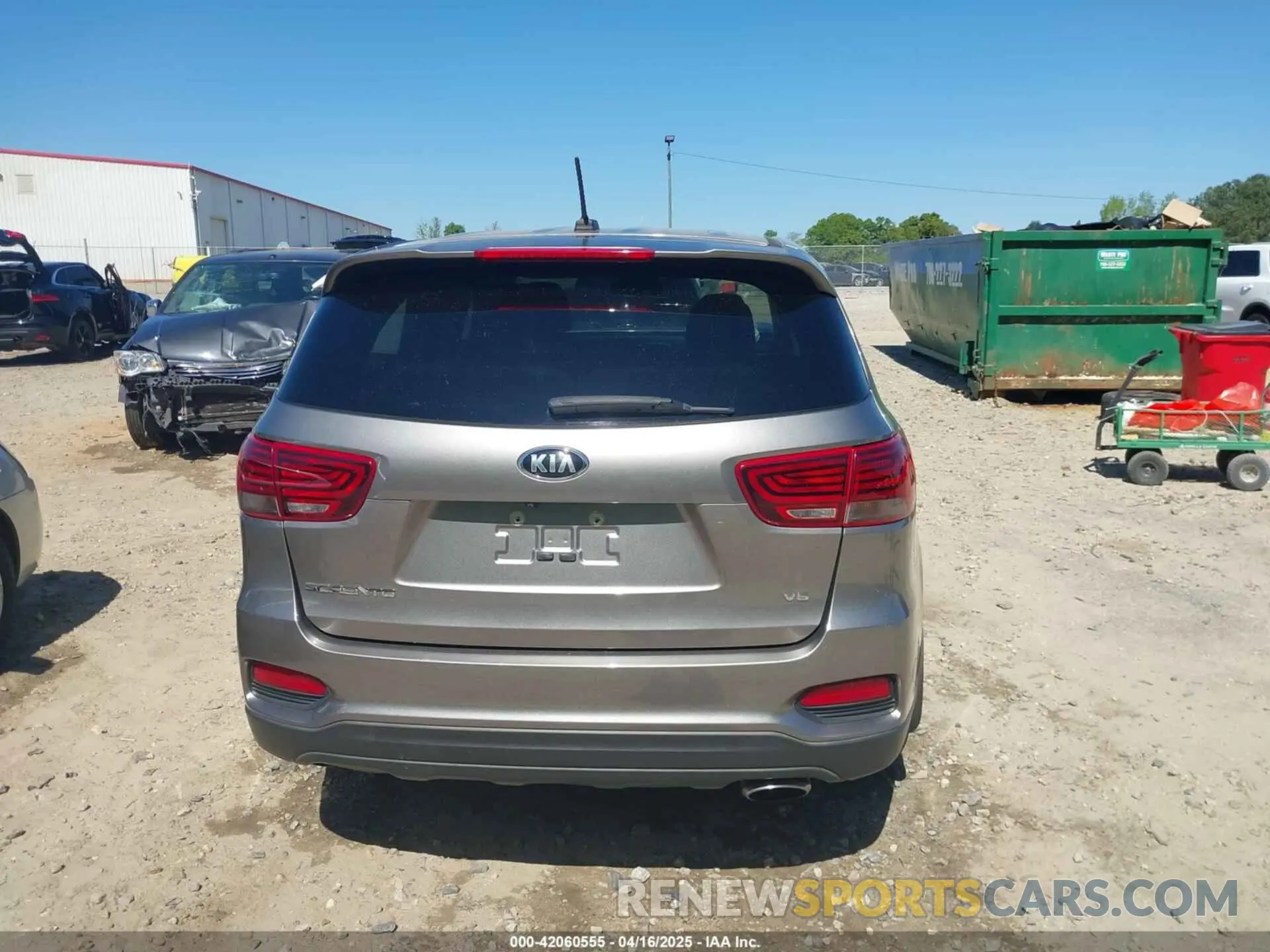 16 fotografías del automóvil dañado 5XYPG4A57KG494222 KIA SORENTO 2019