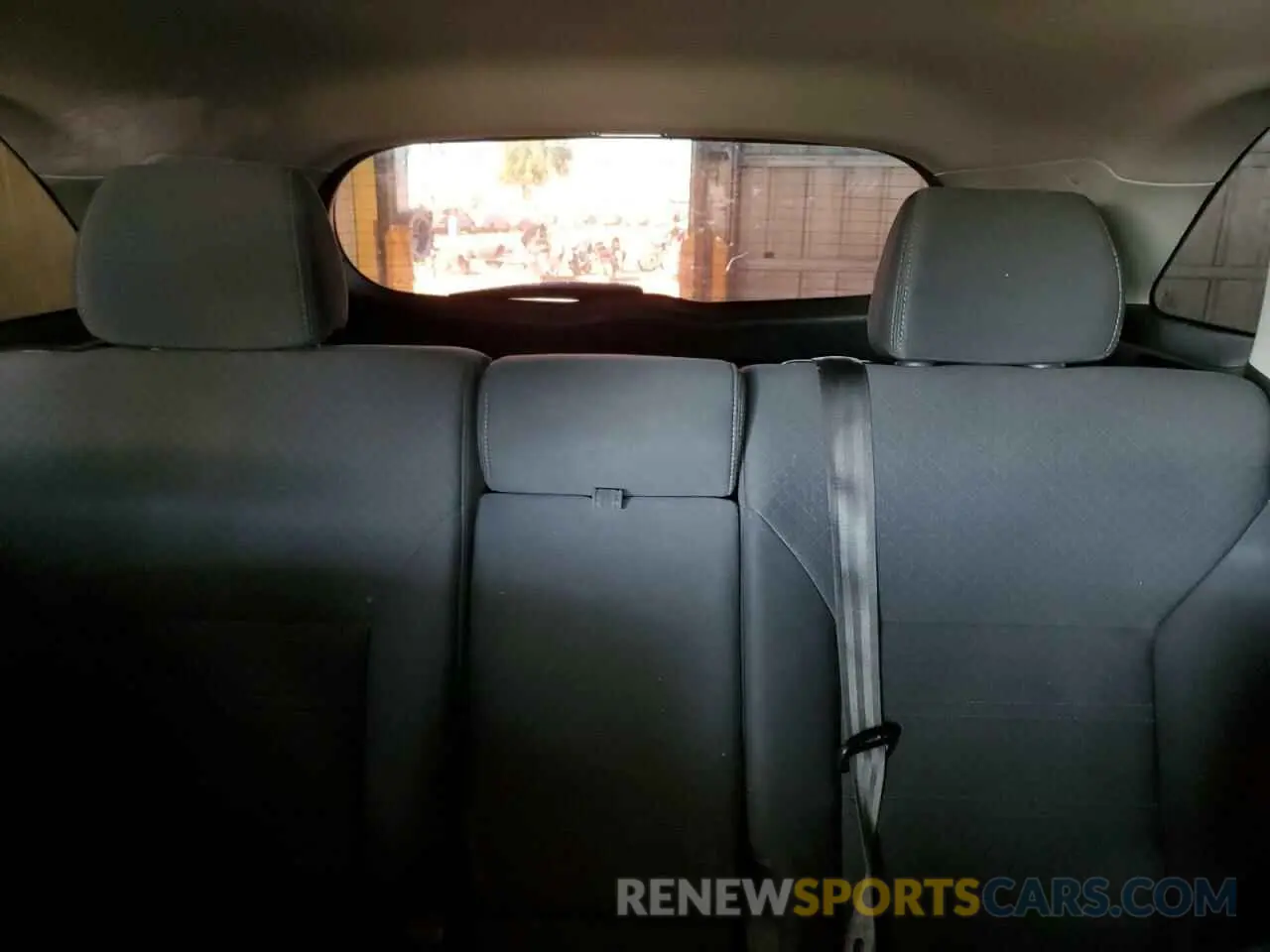 10 fotografías del automóvil dañado 5XYPG4A57KG608395 KIA SORENTO 2019