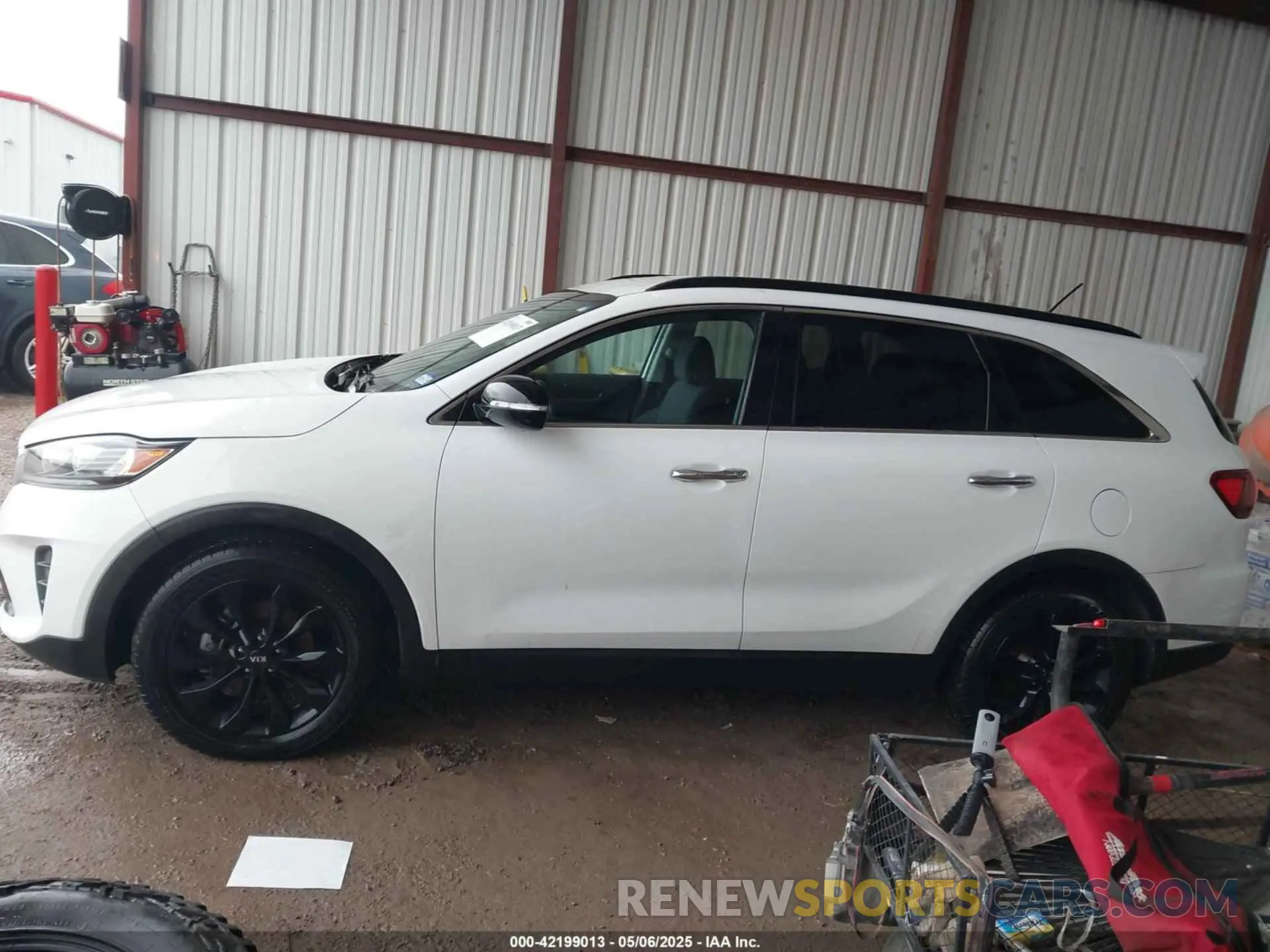 14 fotografías del automóvil dañado 5XYPG4A57KG609790 KIA SORENTO 2019