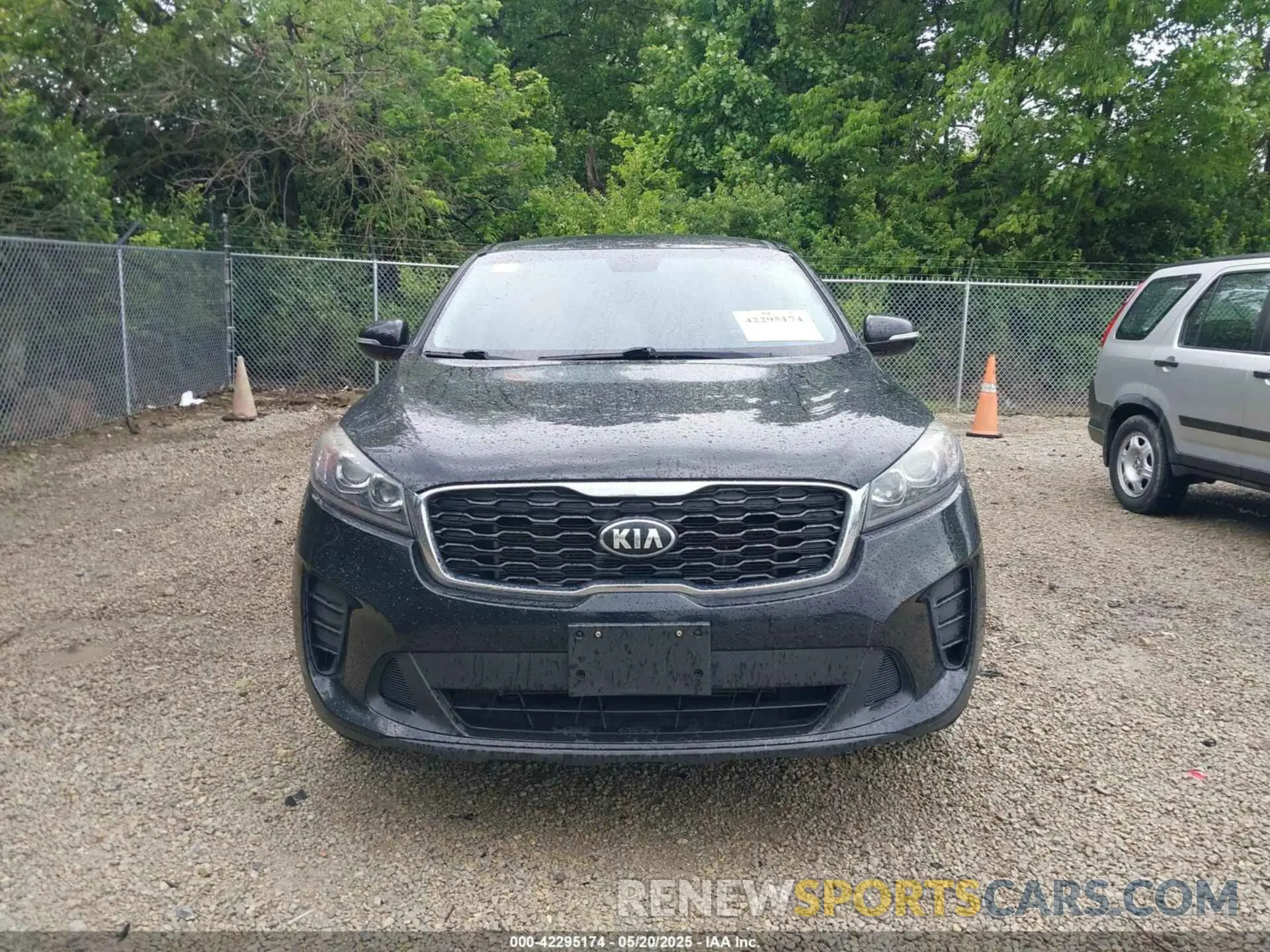 12 fotografías del automóvil dañado 5XYPG4A58KG487814 KIA SORENTO 2019