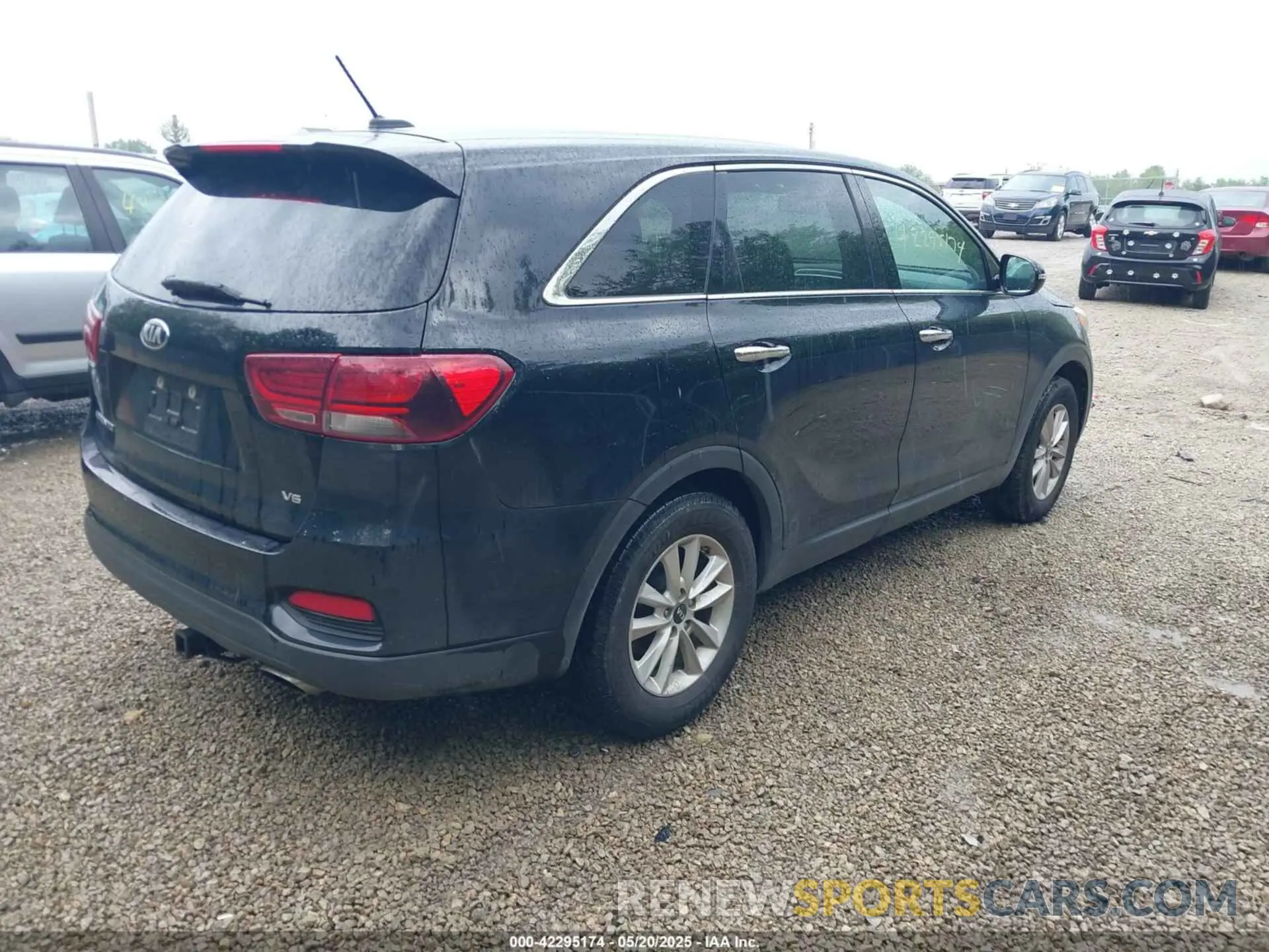 4 fotografías del automóvil dañado 5XYPG4A58KG487814 KIA SORENTO 2019